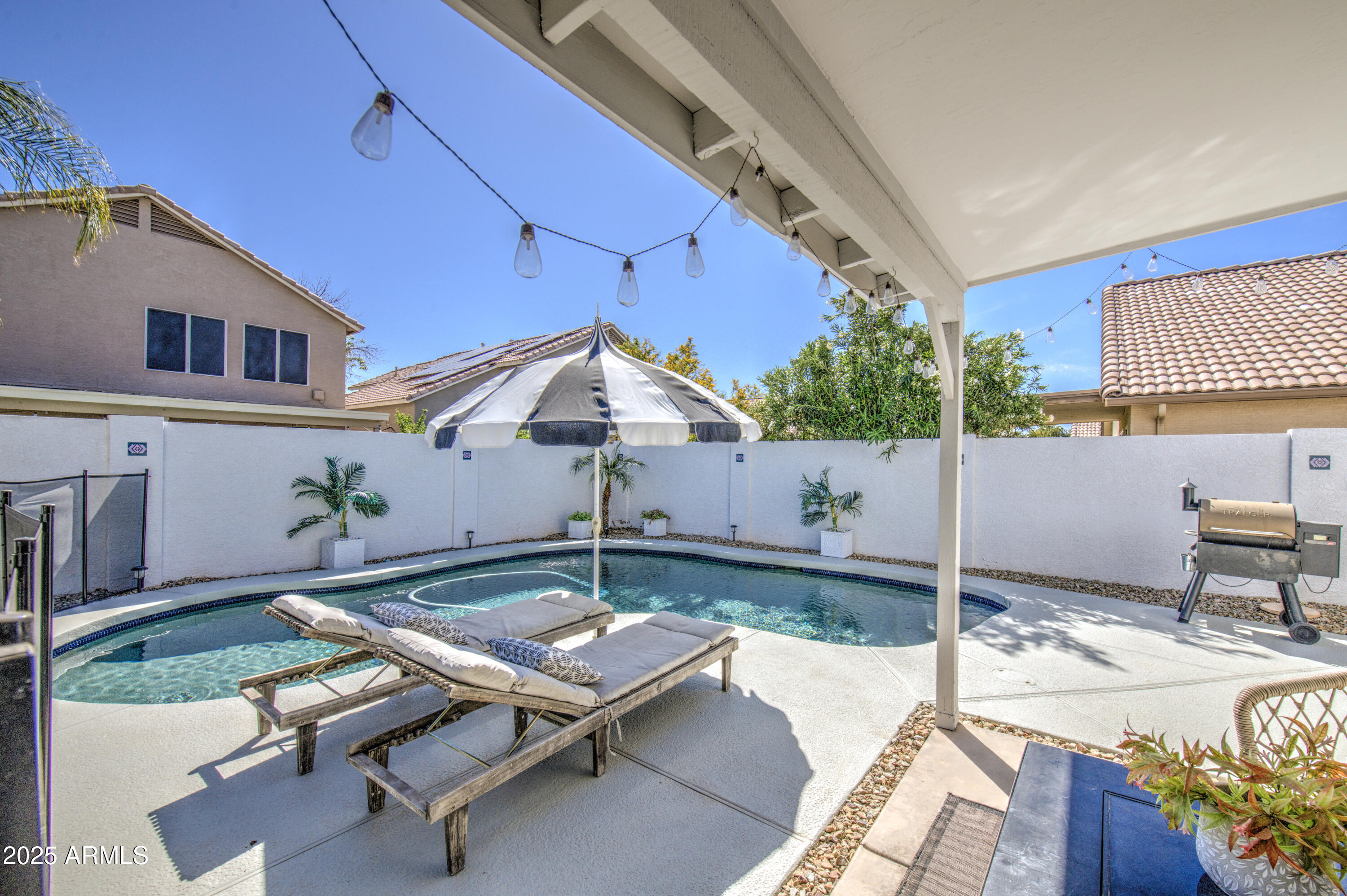 753 E Sheffield Avenue