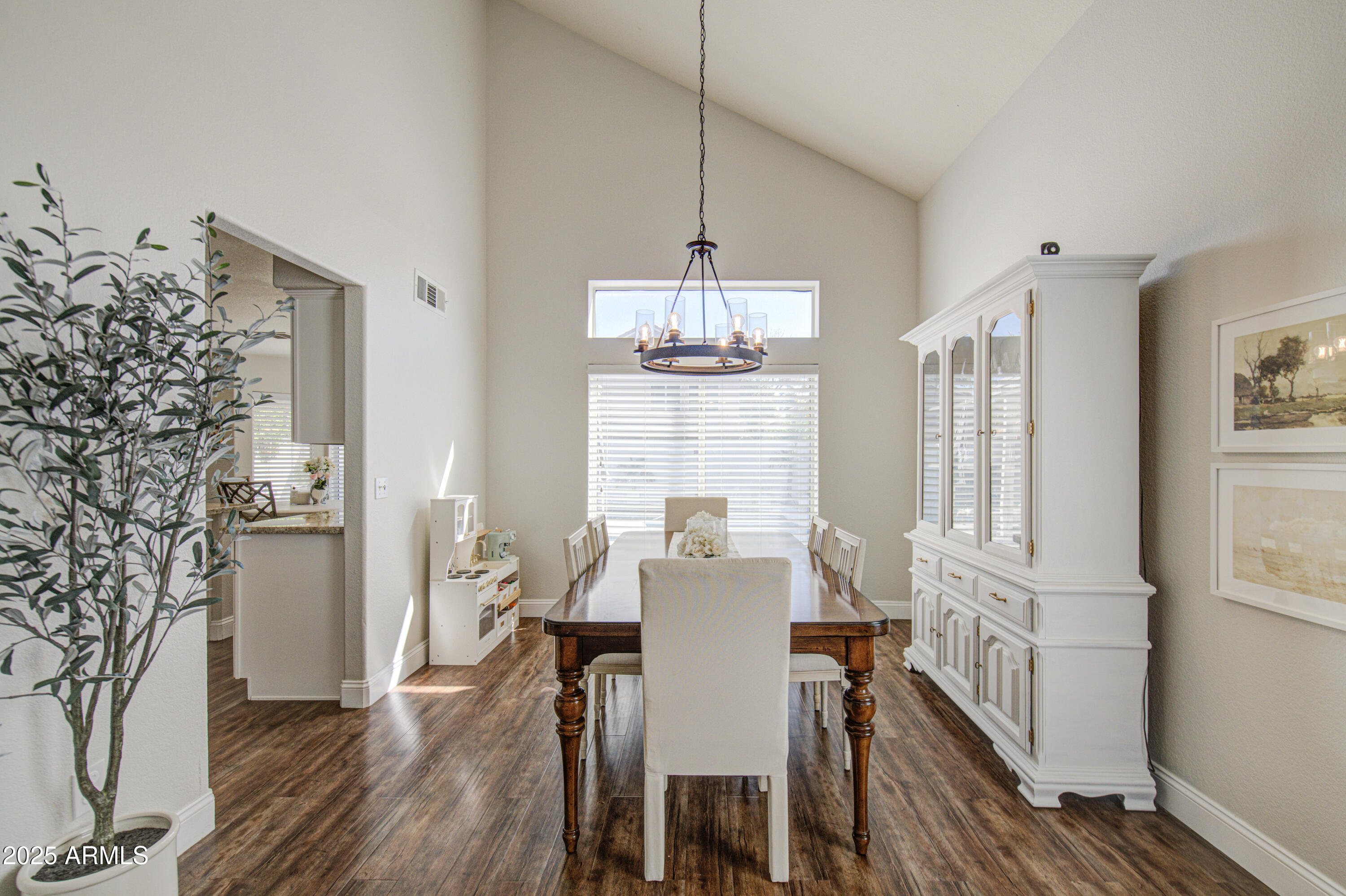 753 E Sheffield Avenue