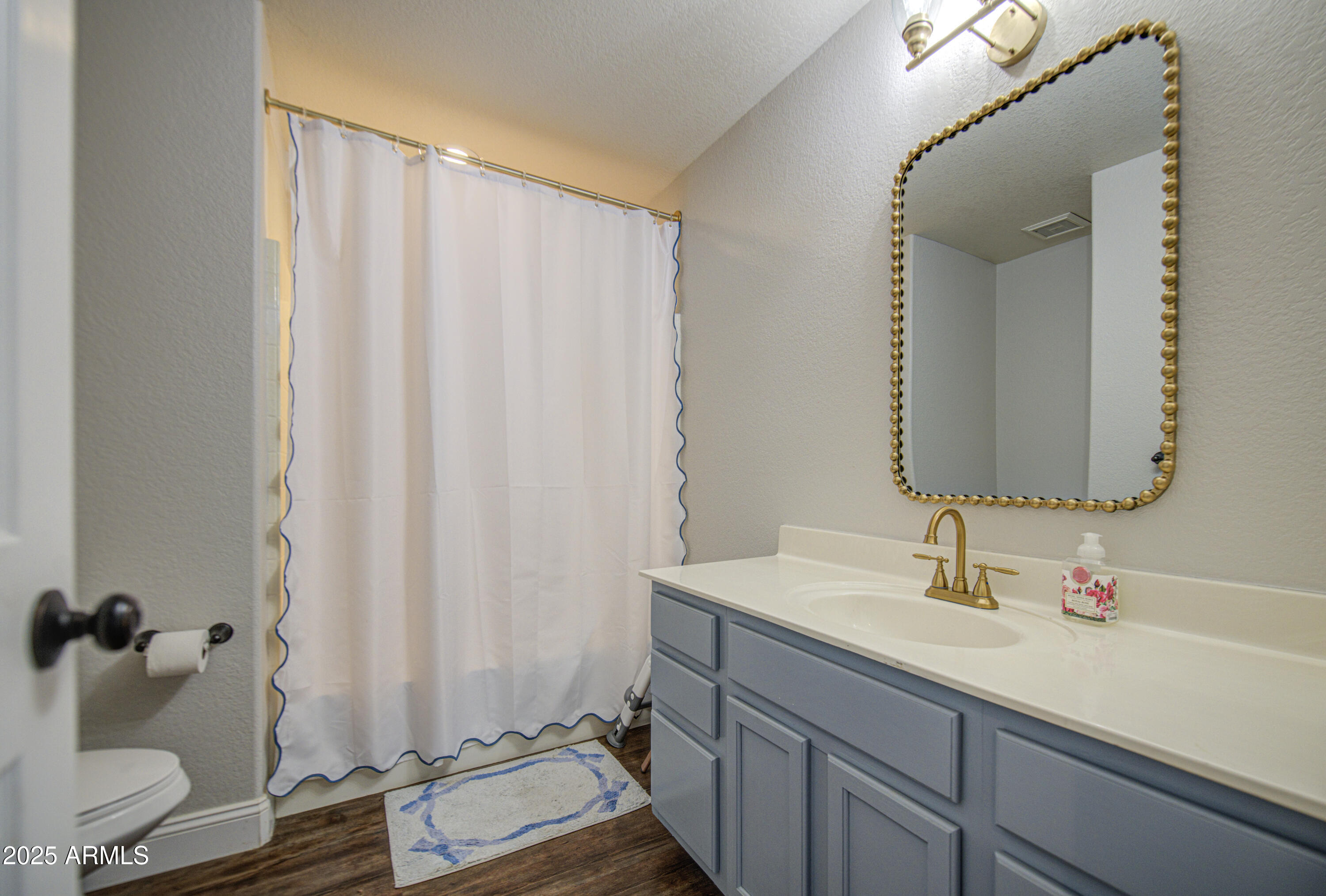 753 E Sheffield Avenue