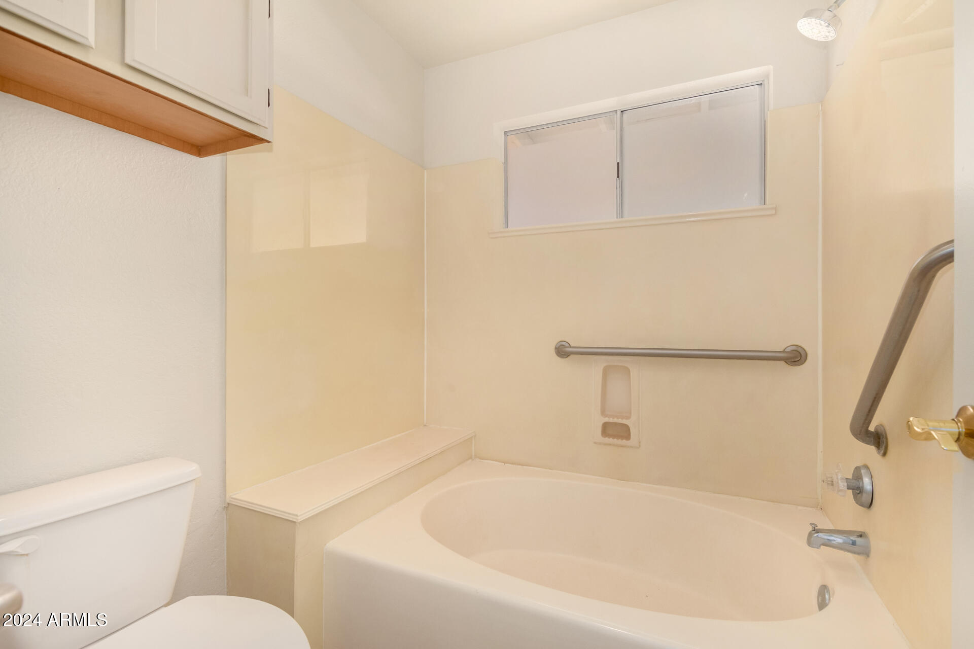 1716 N TEMPLE Street