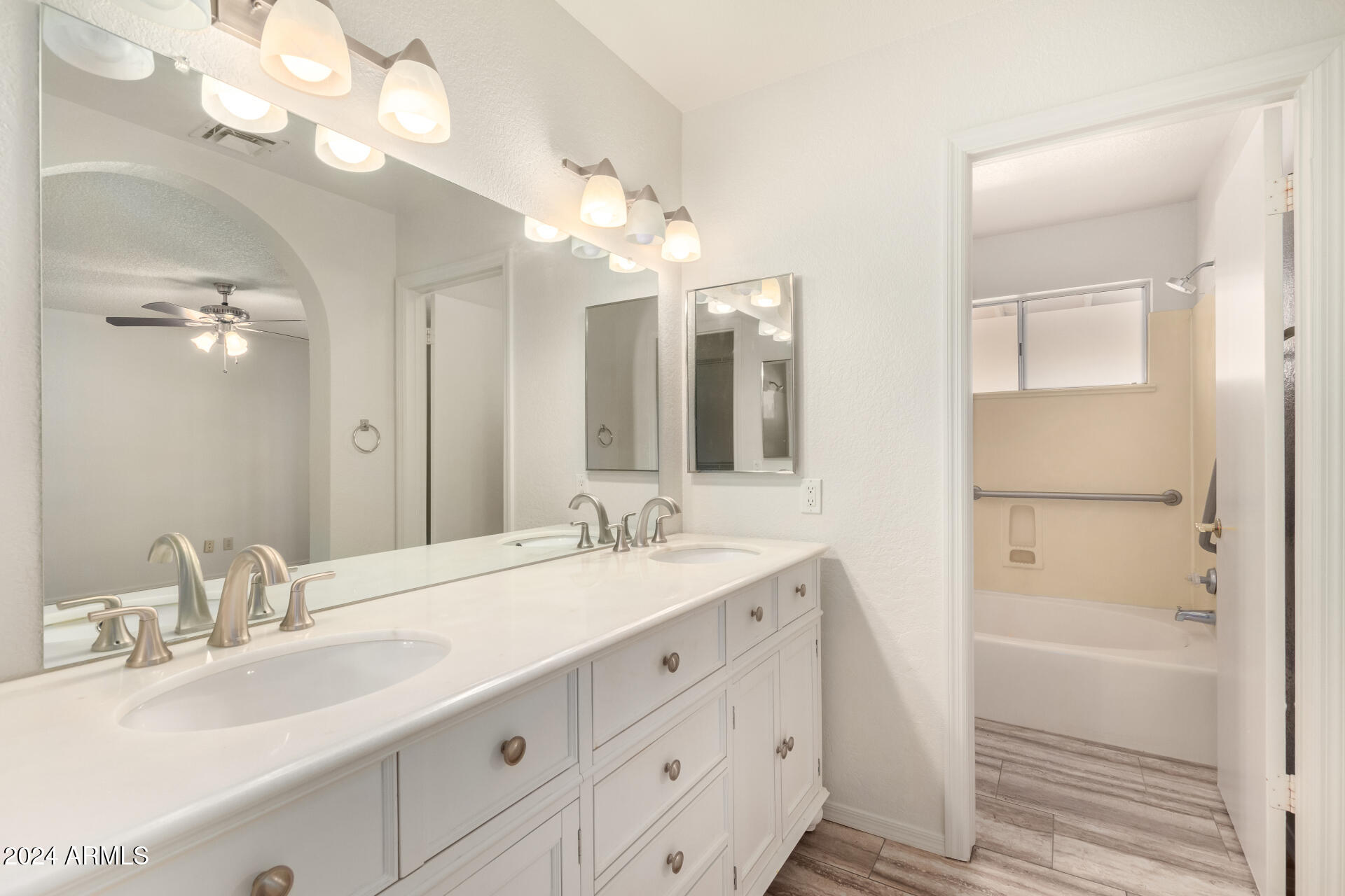 1716 N TEMPLE Street