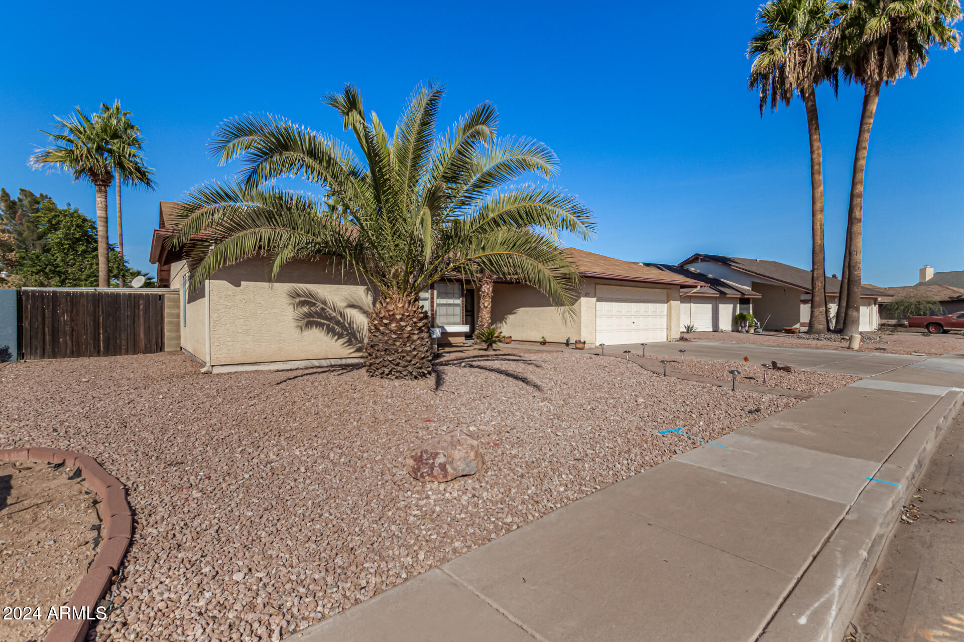 1716 N TEMPLE Street