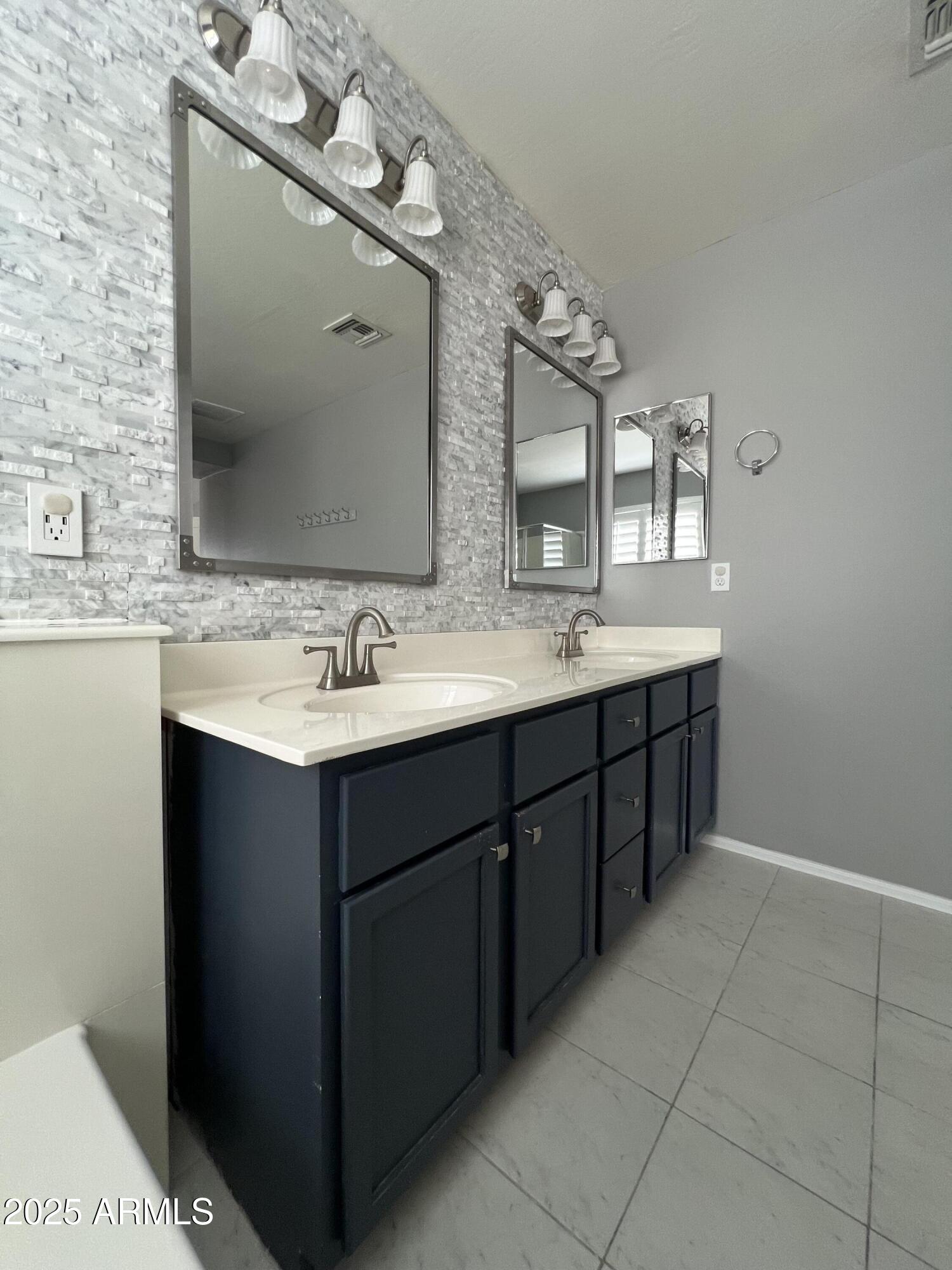 577 S BUENA VISTA Court