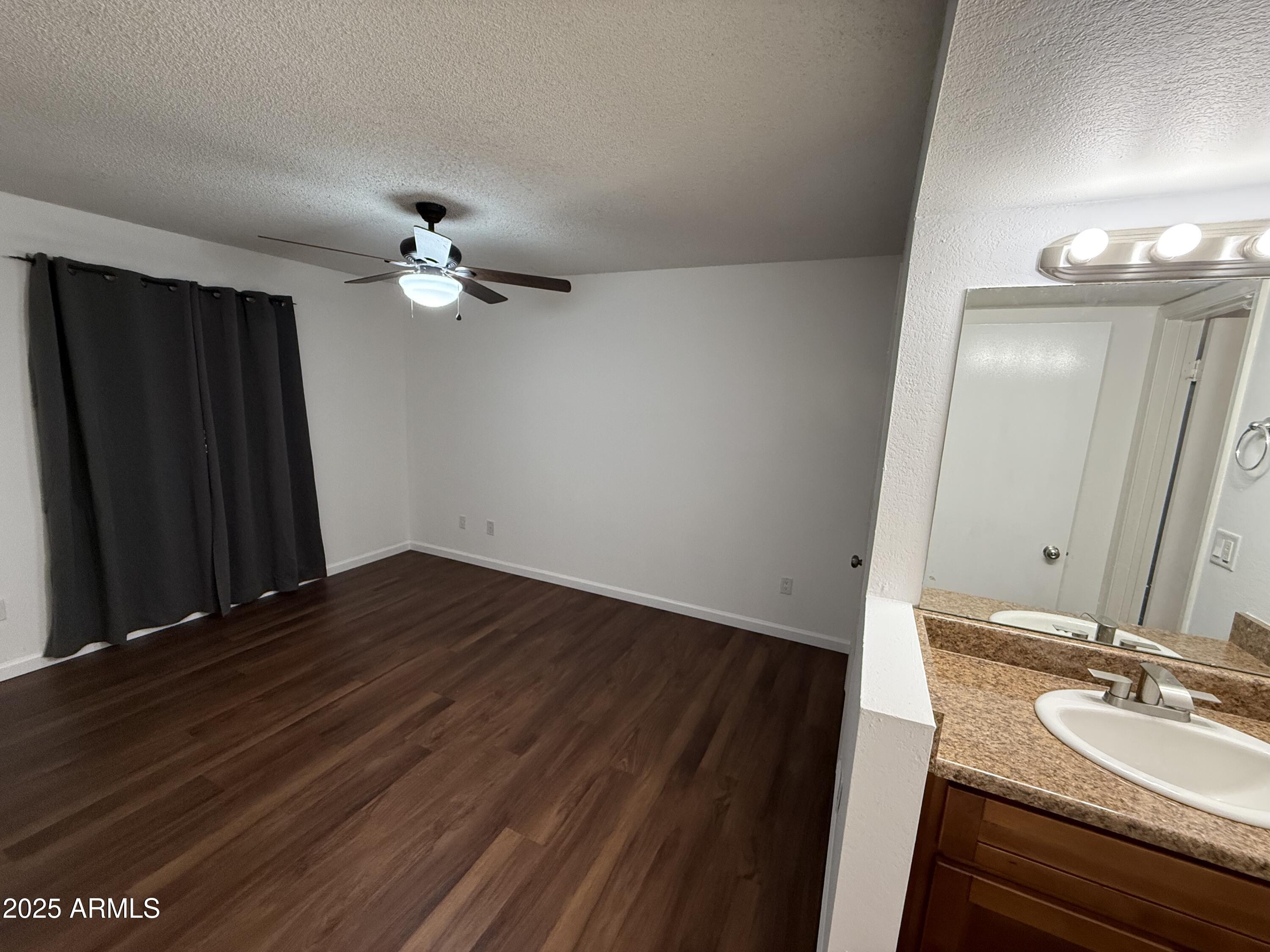 623 W GUADALUPE Road, 214