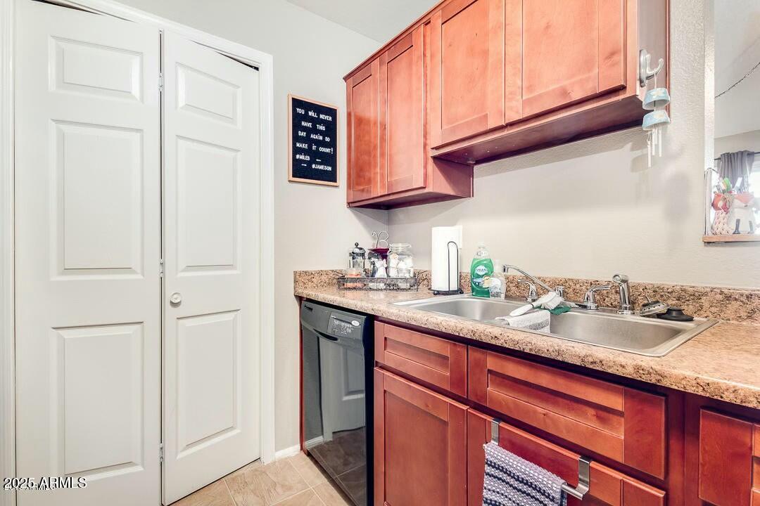 623 W GUADALUPE Road, 214