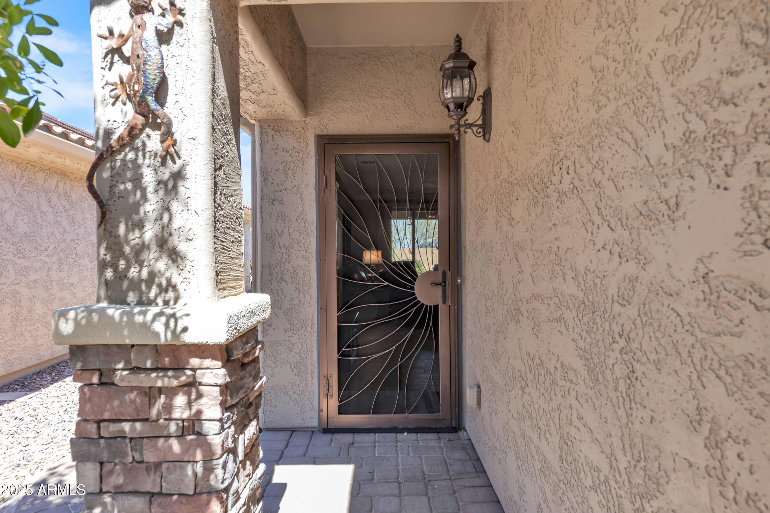 6748 W MOCKINGBIRD Way