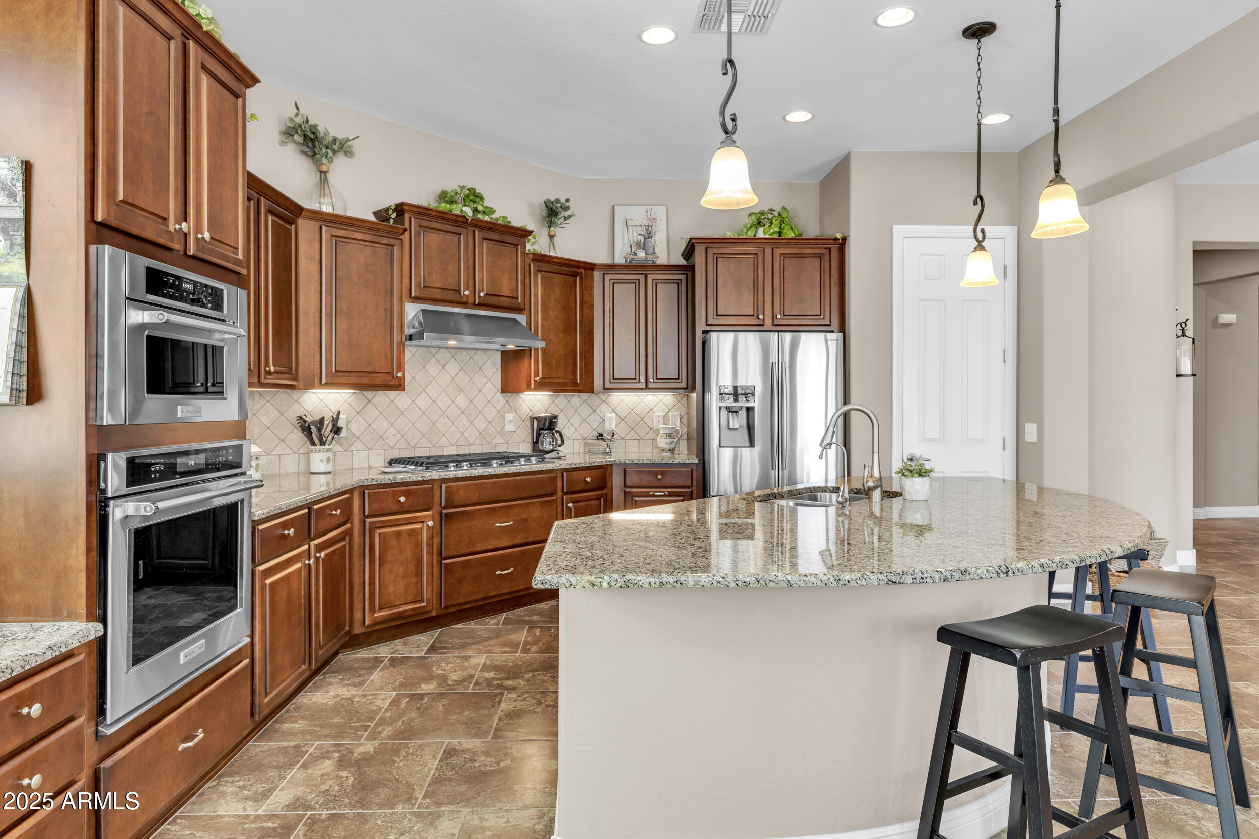 4425 N PETERSBURG Drive