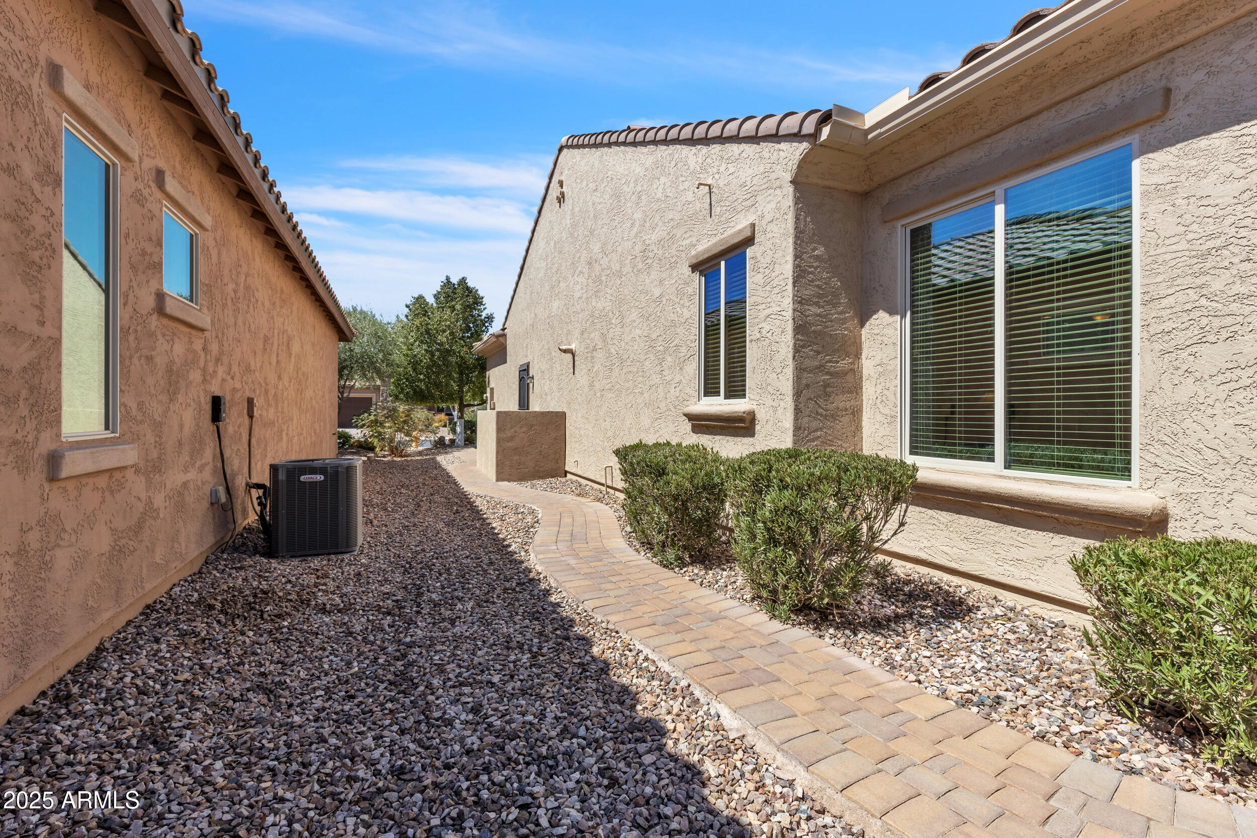 4425 N PETERSBURG Drive