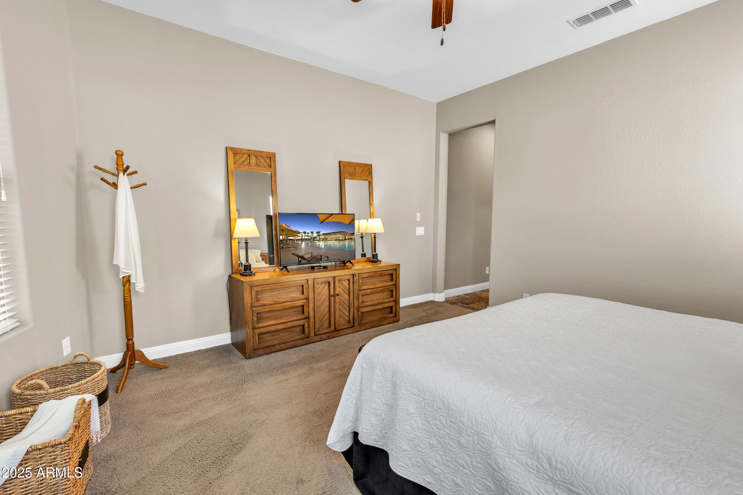 4425 N PETERSBURG Drive