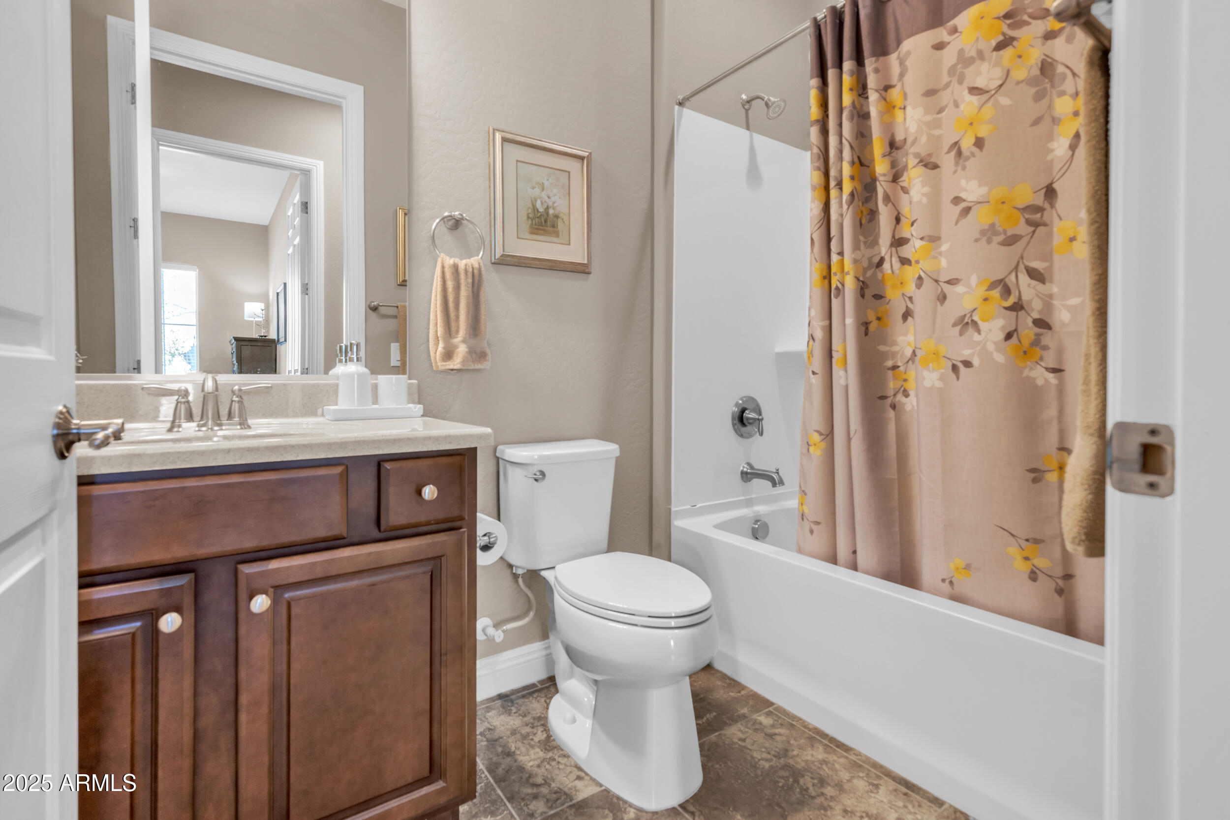 4425 N PETERSBURG Drive