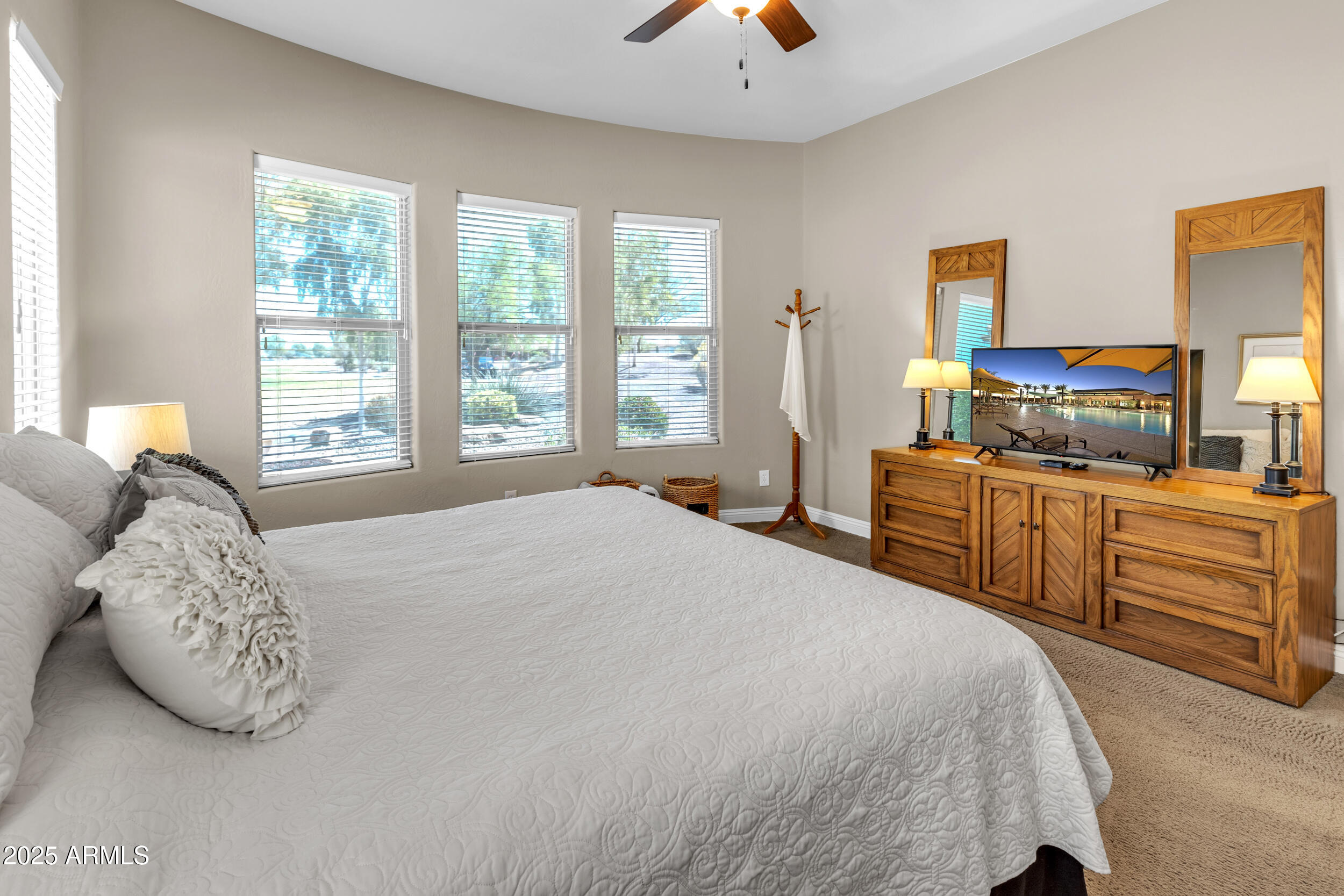 4425 N PETERSBURG Drive