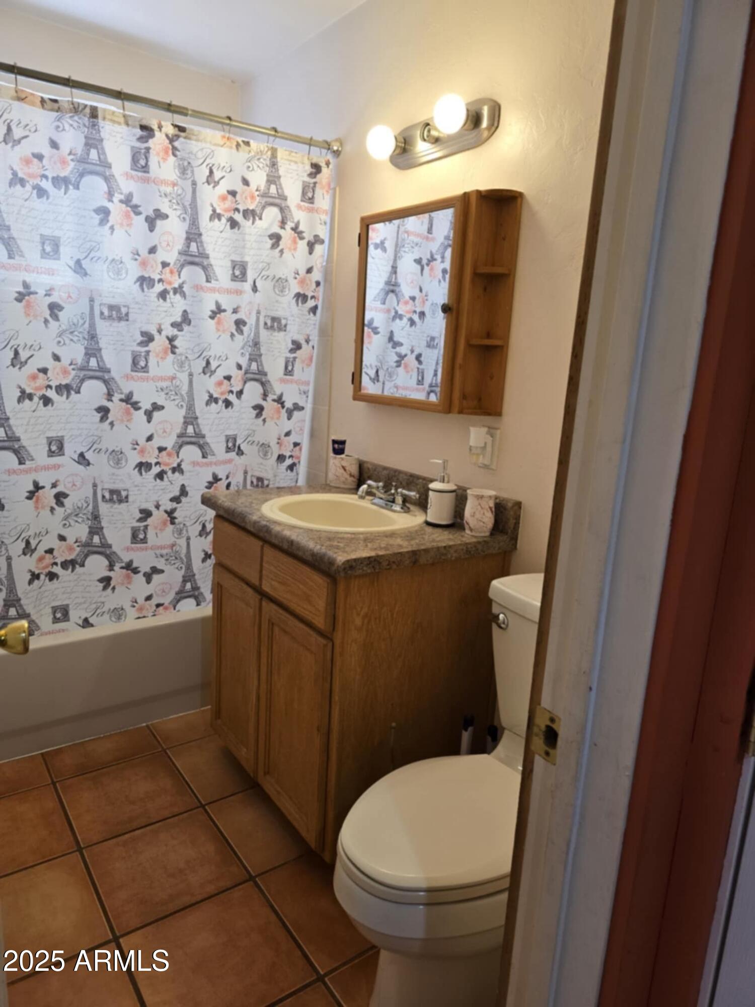 4207 N SANTA FE Avenue