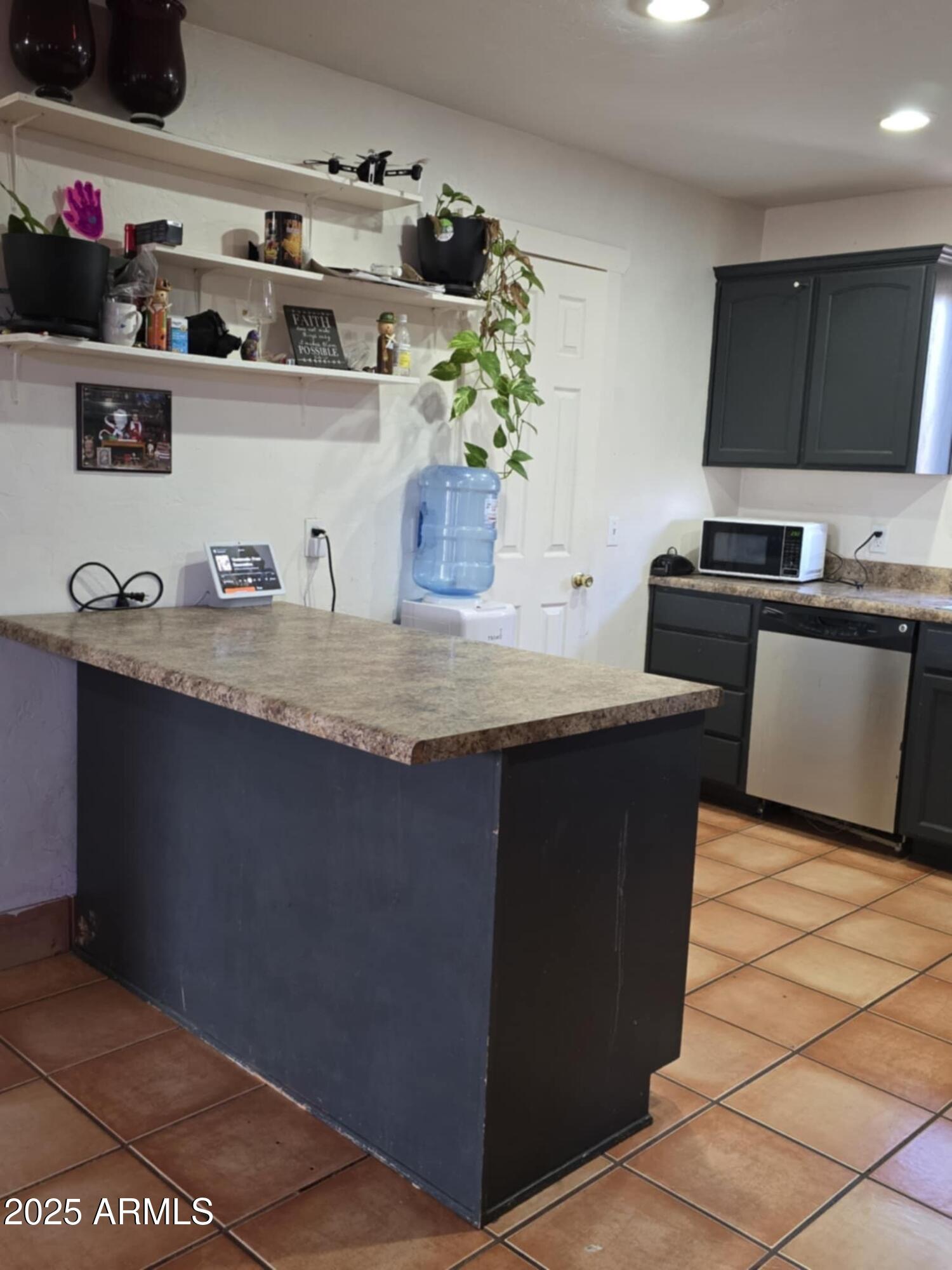 4207 N SANTA FE Avenue