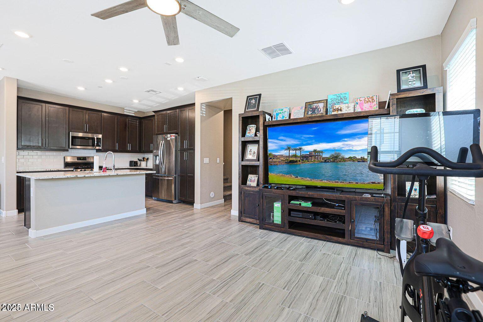 4077 S SABRINA Drive, 81