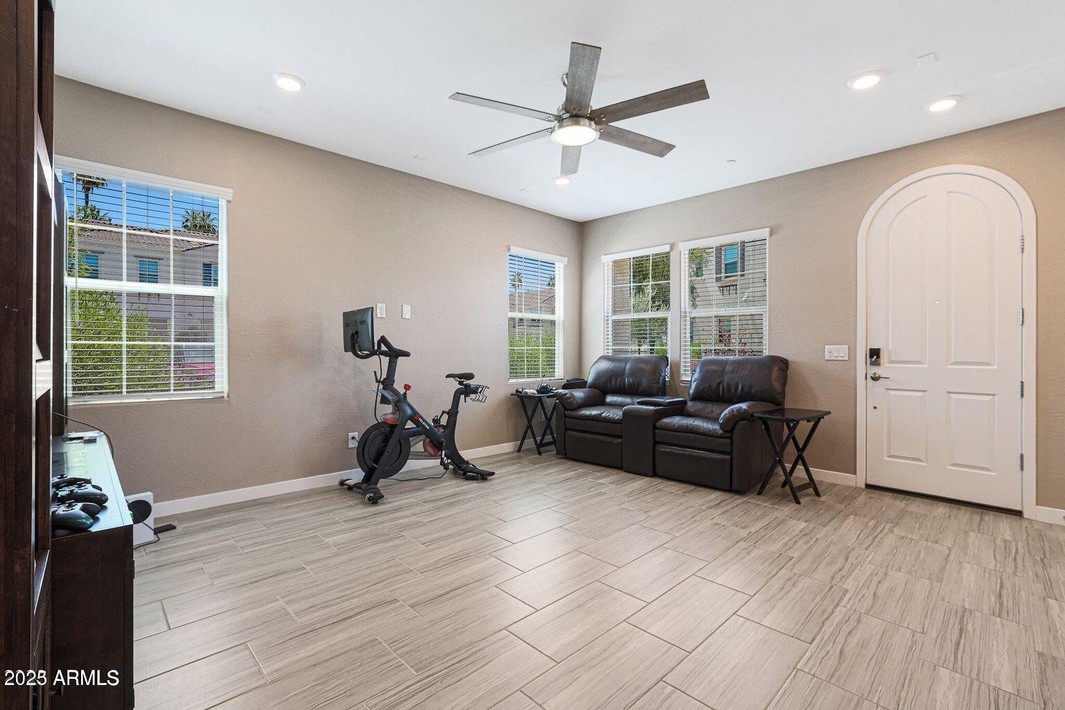 4077 S SABRINA Drive, 81