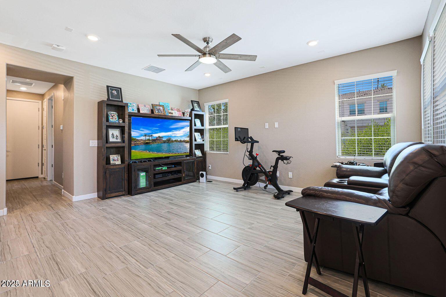 4077 S SABRINA Drive, 81