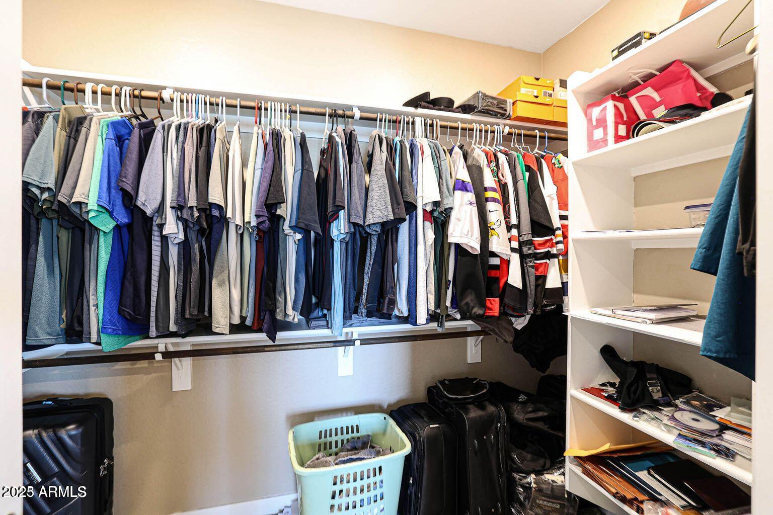 4077 S SABRINA Drive, 81