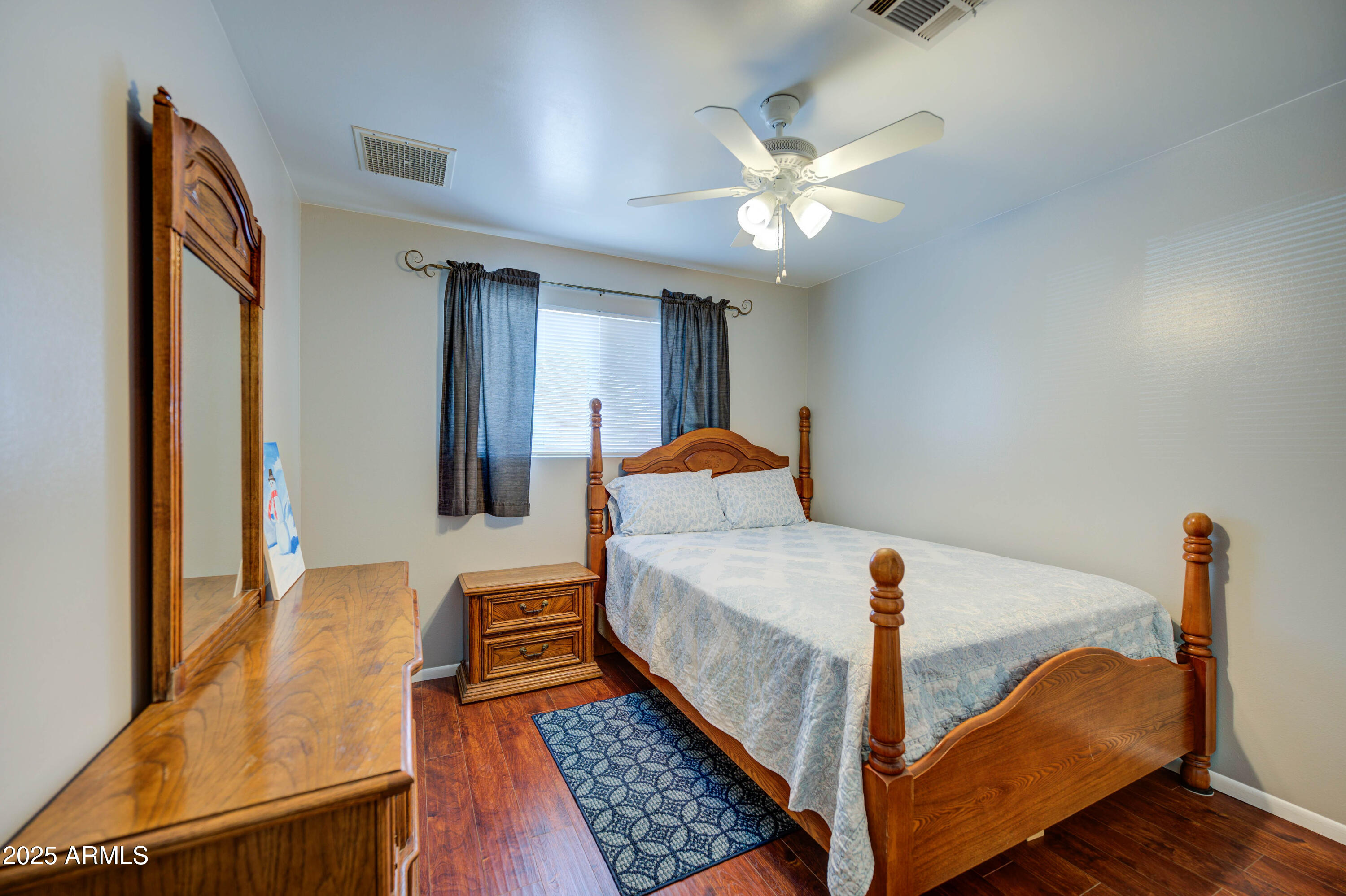 1740 W CRESCENT Avenue