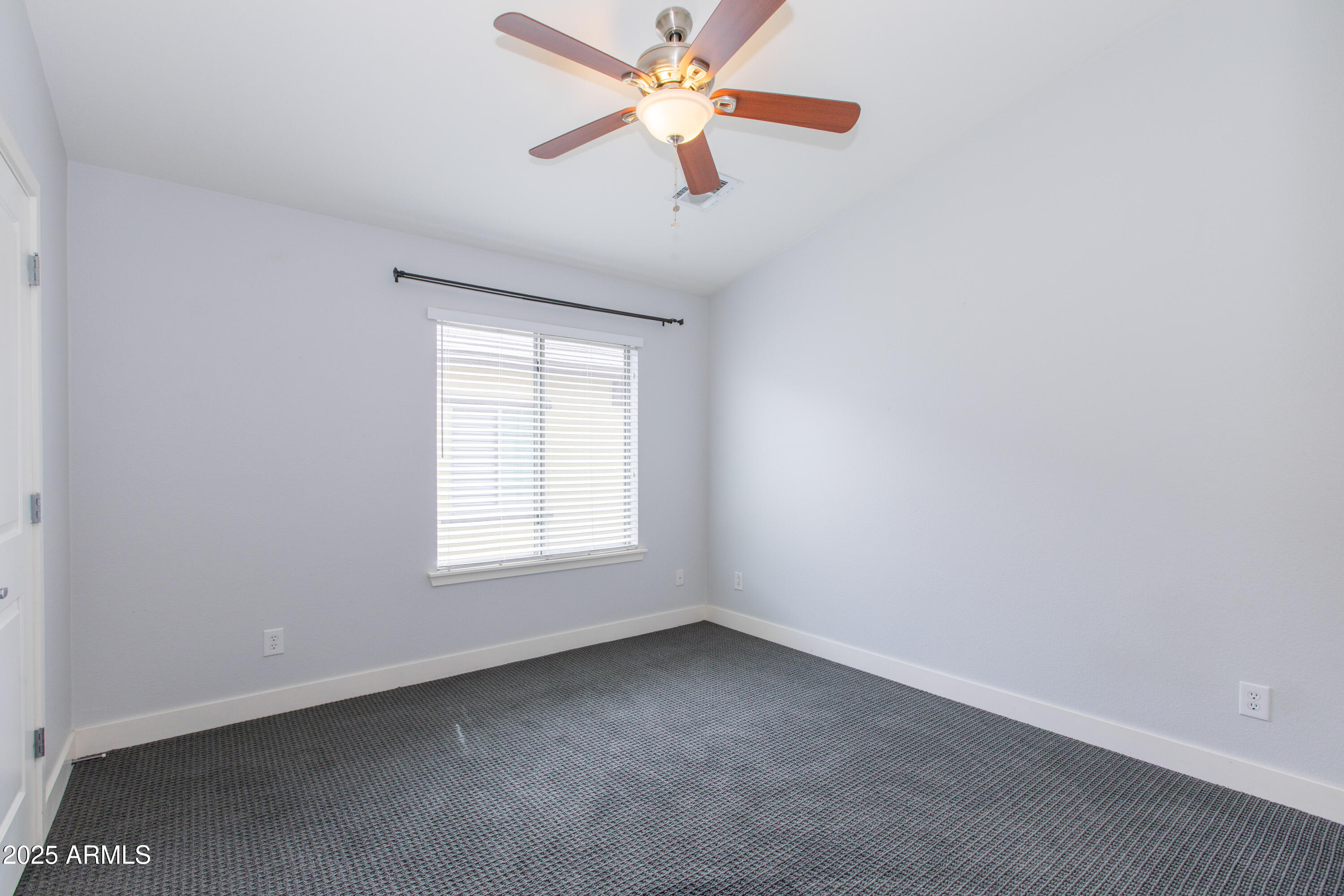 2725 E Mine Creek Road, 1031