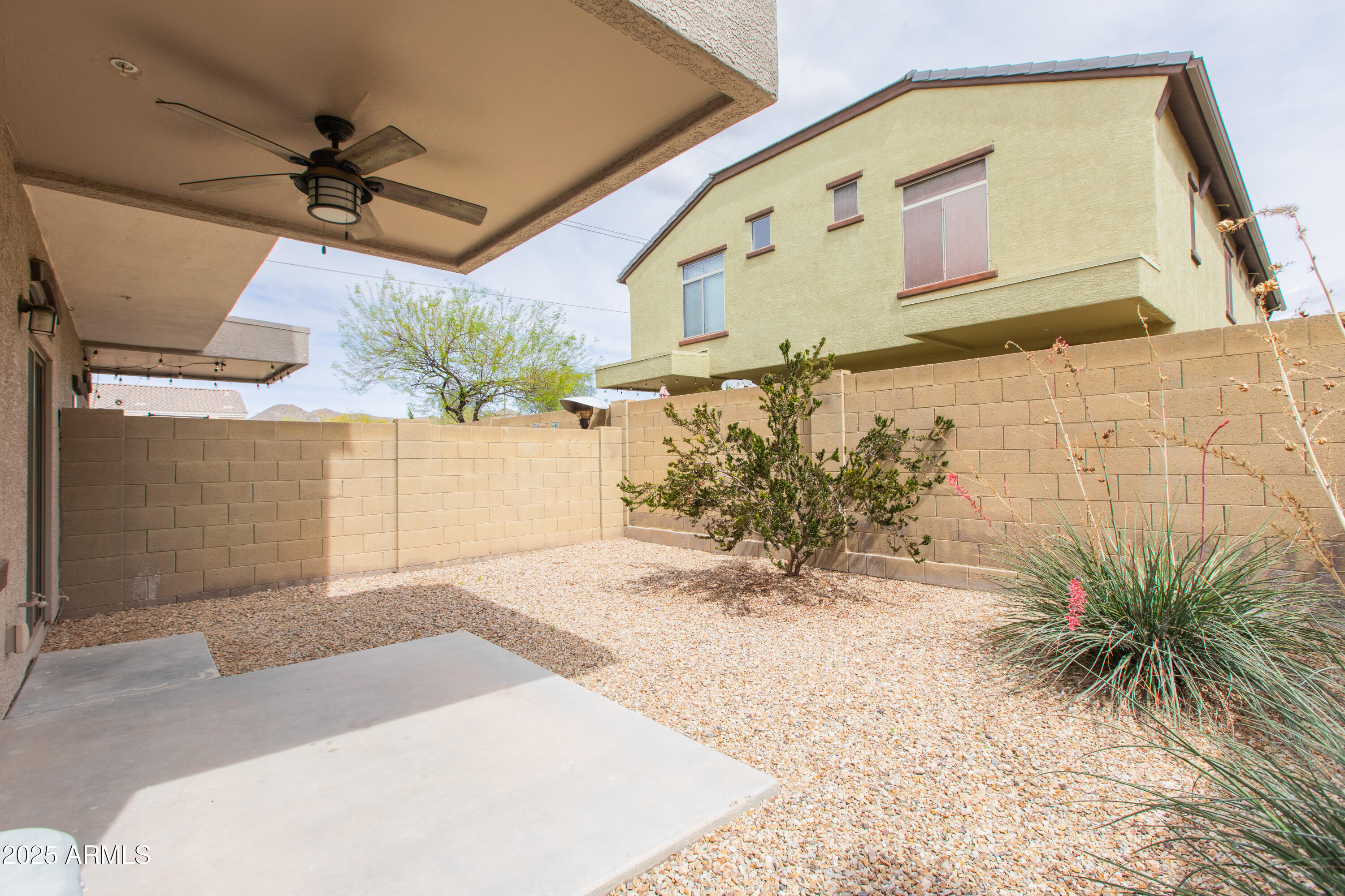 2725 E Mine Creek Road, 1031