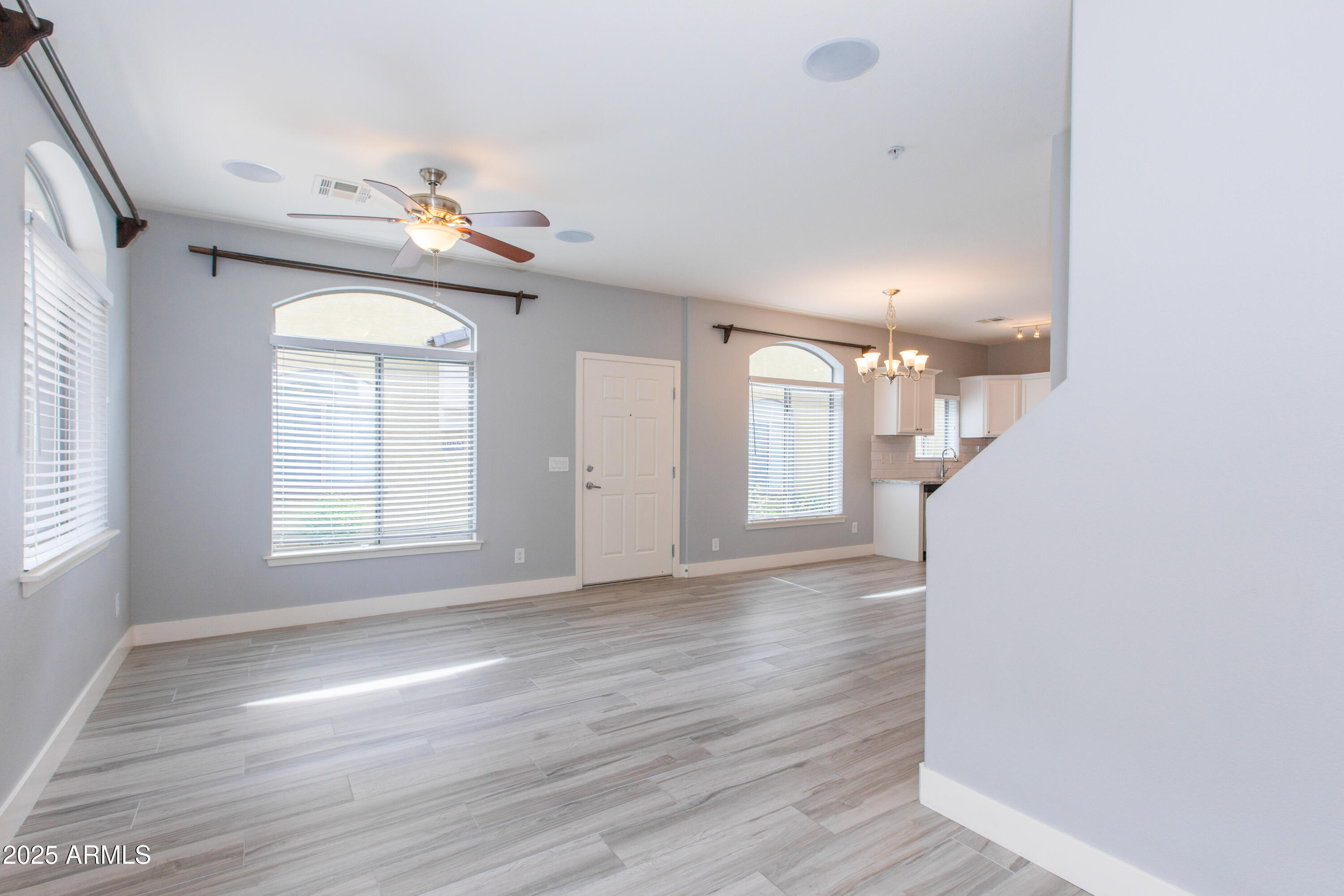 2725 E Mine Creek Road, 1031