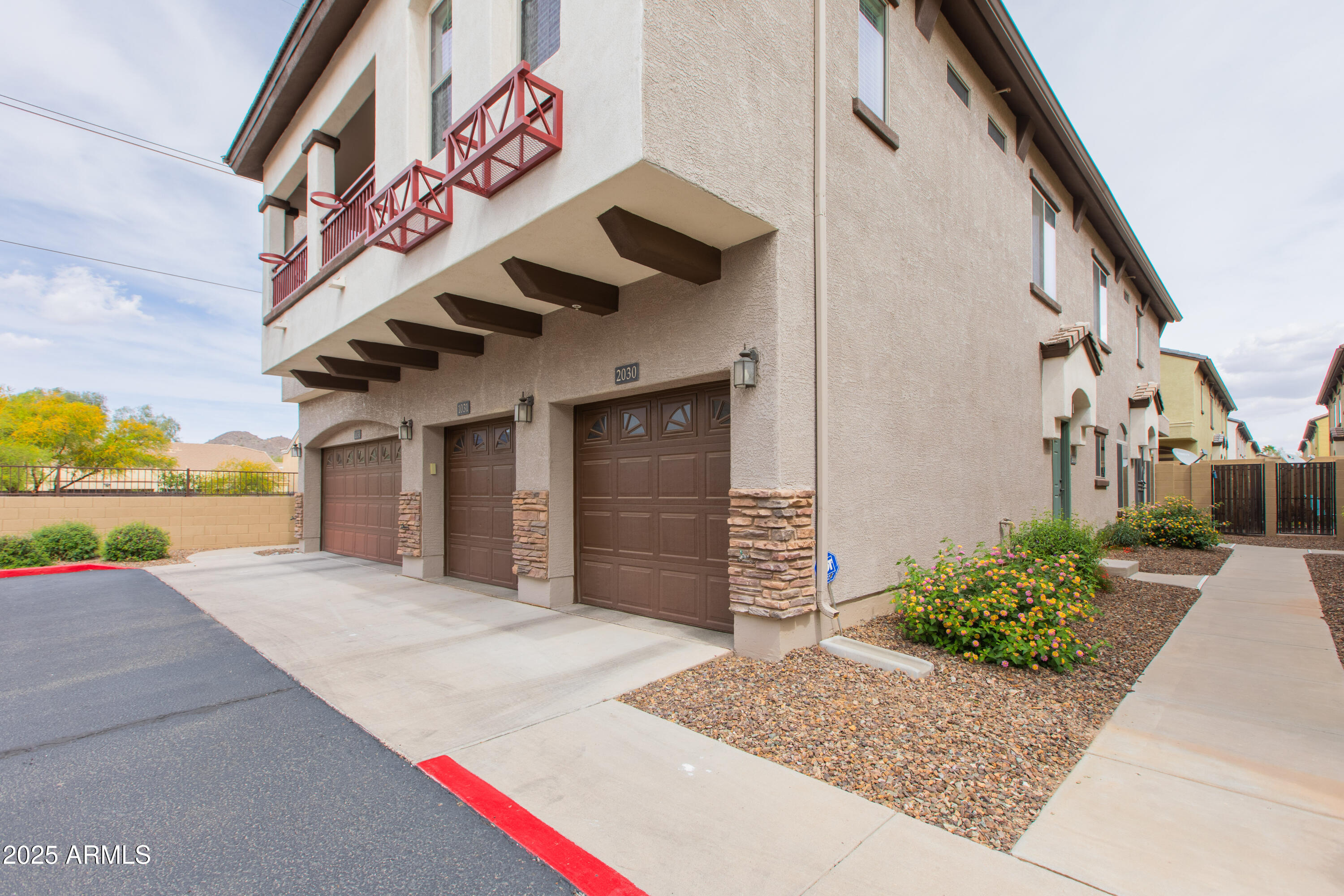 2725 E Mine Creek Road, 1031