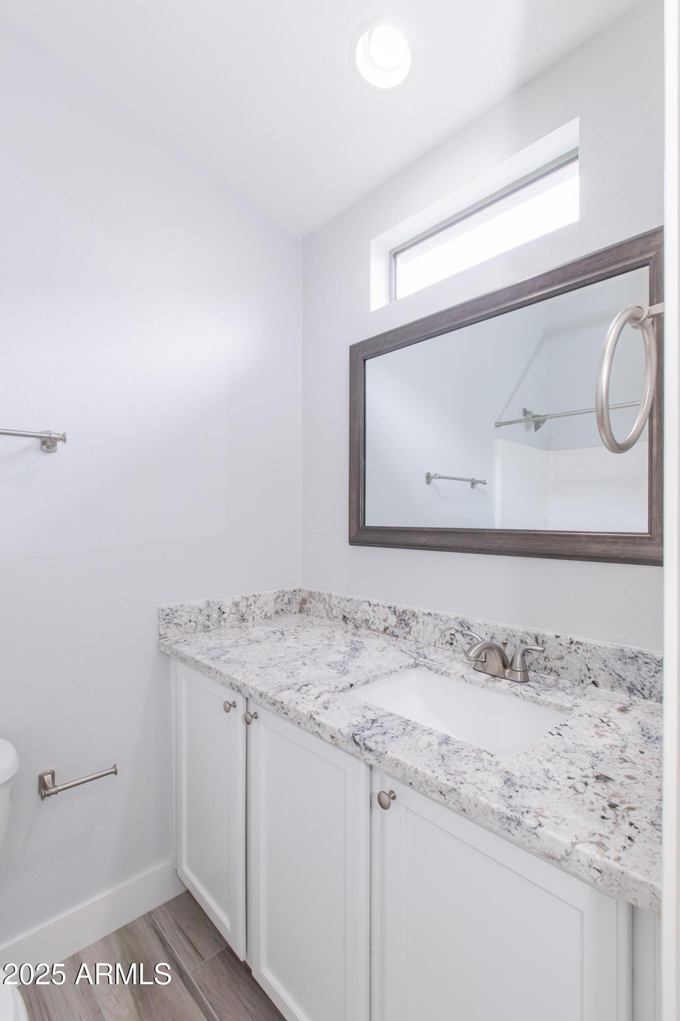 2725 E Mine Creek Road, 1031