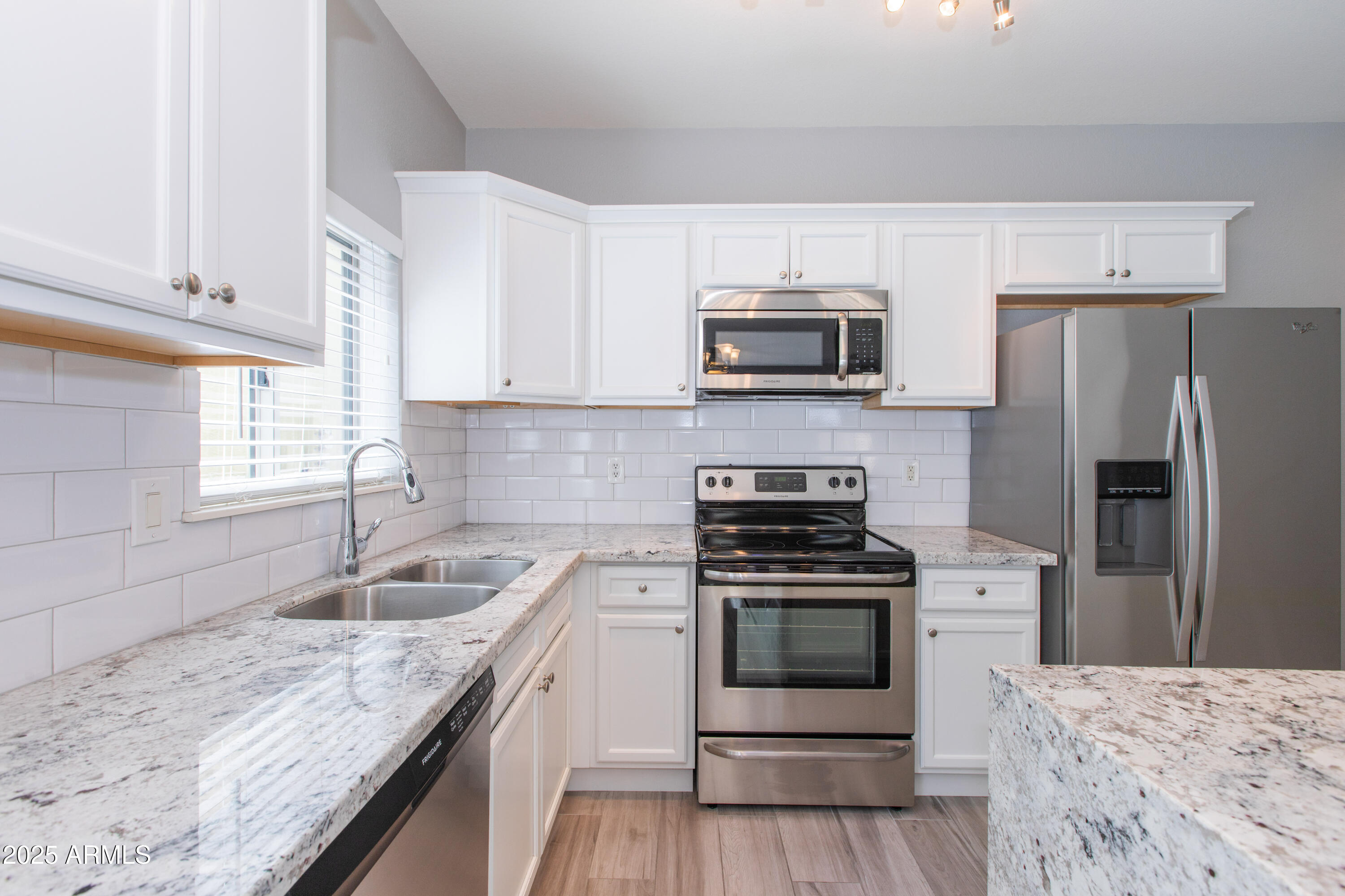 2725 E Mine Creek Road, 1031