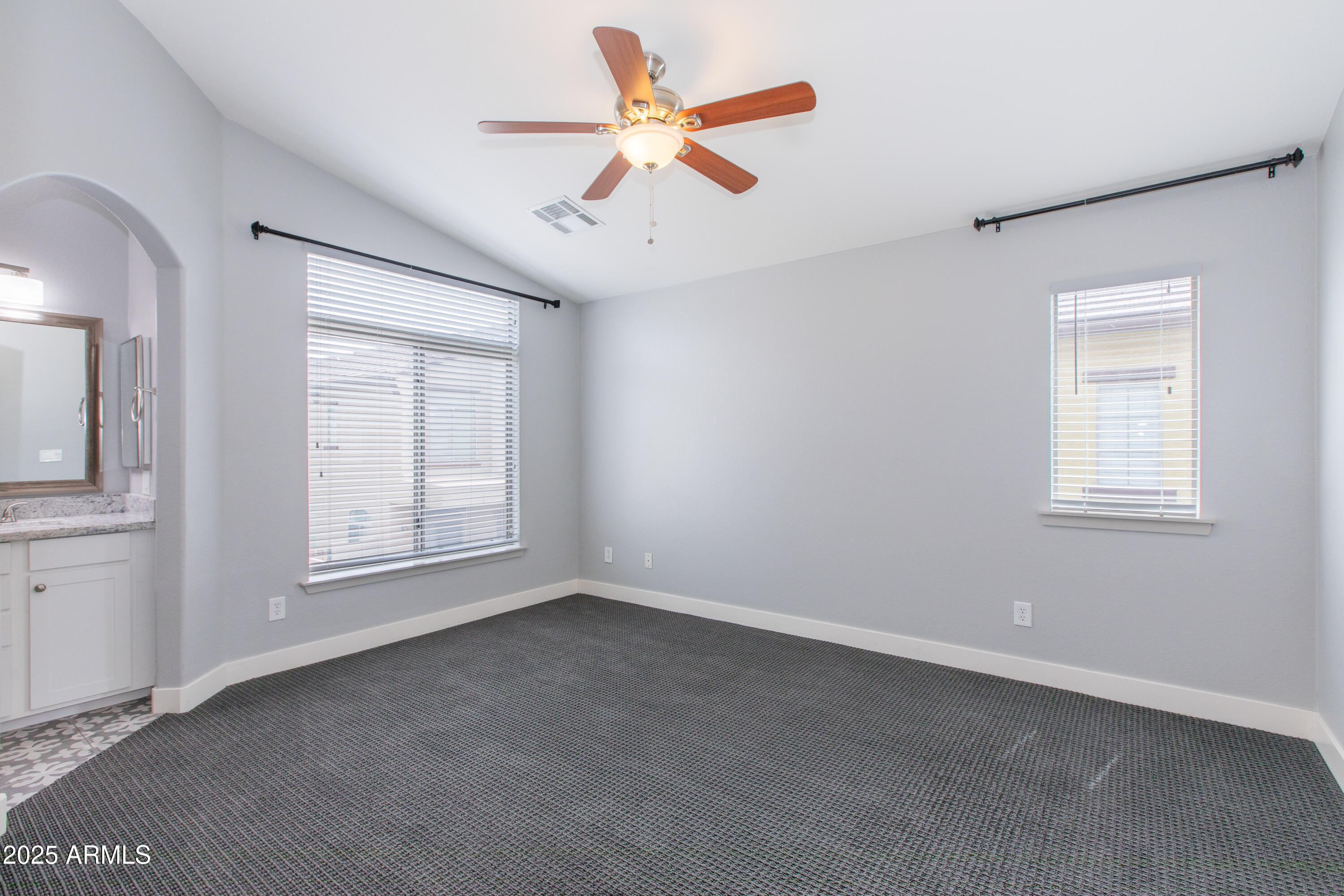 2725 E Mine Creek Road, 1031