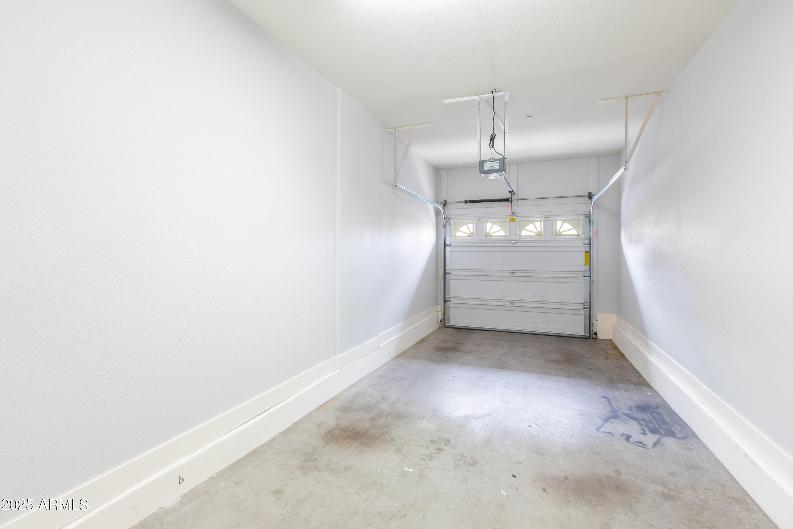 2725 E Mine Creek Road, 1031