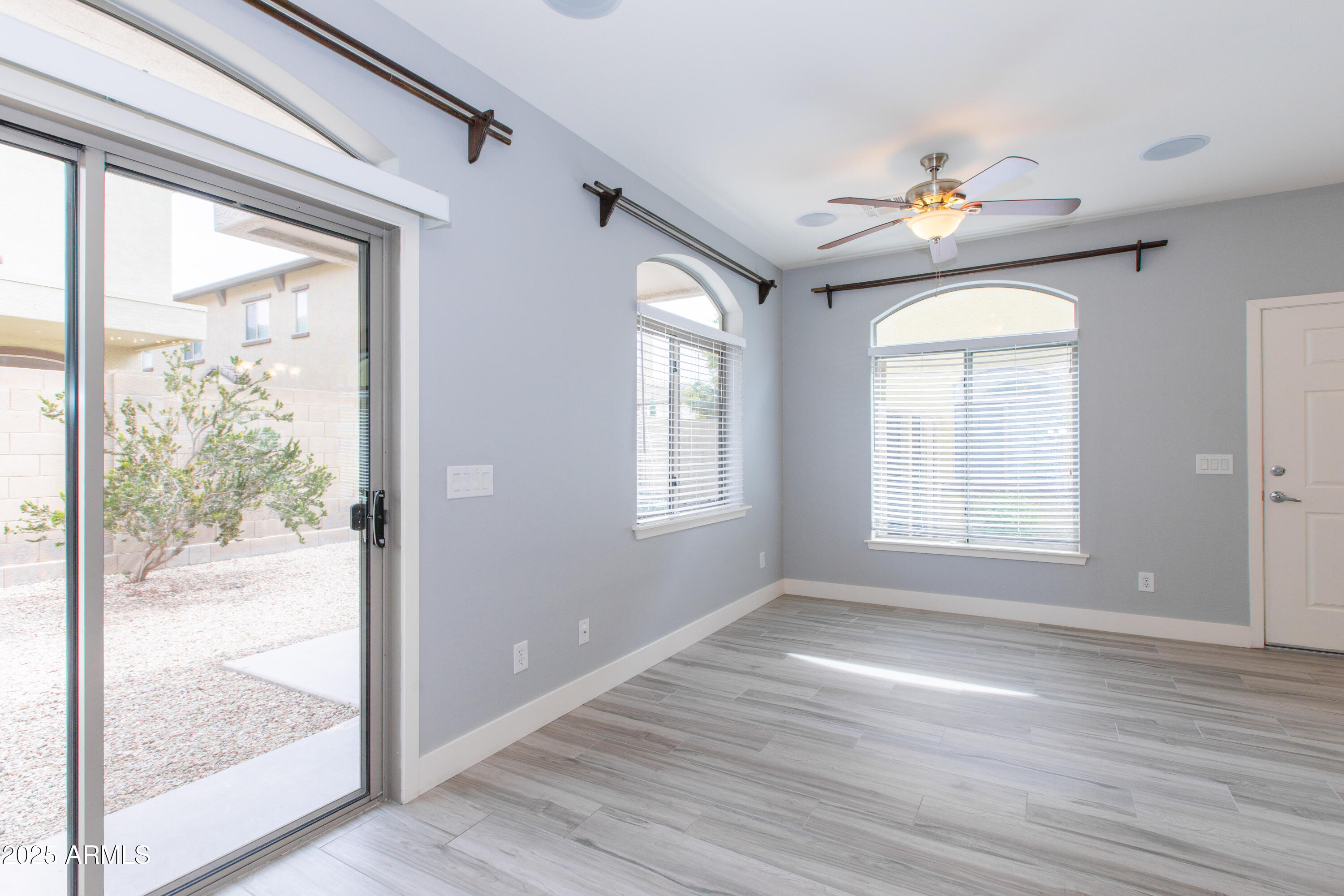 2725 E Mine Creek Road, 1031