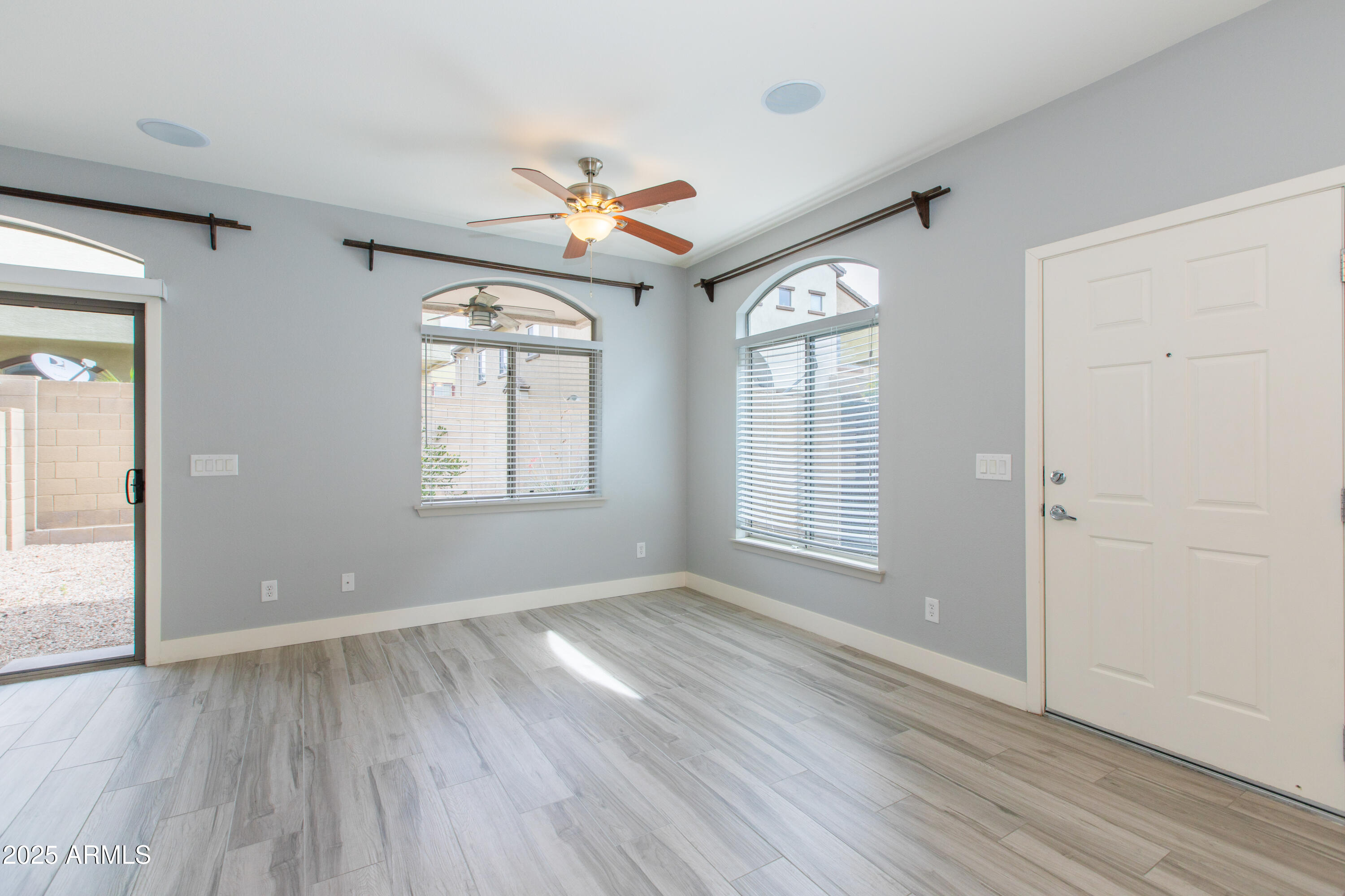 2725 E Mine Creek Road, 1031