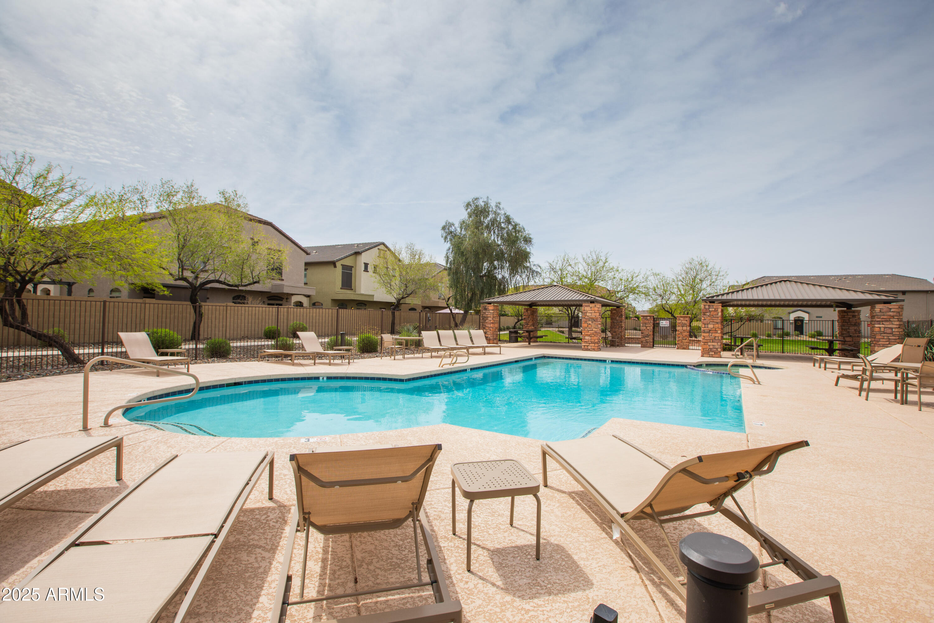 2725 E Mine Creek Road, 1031