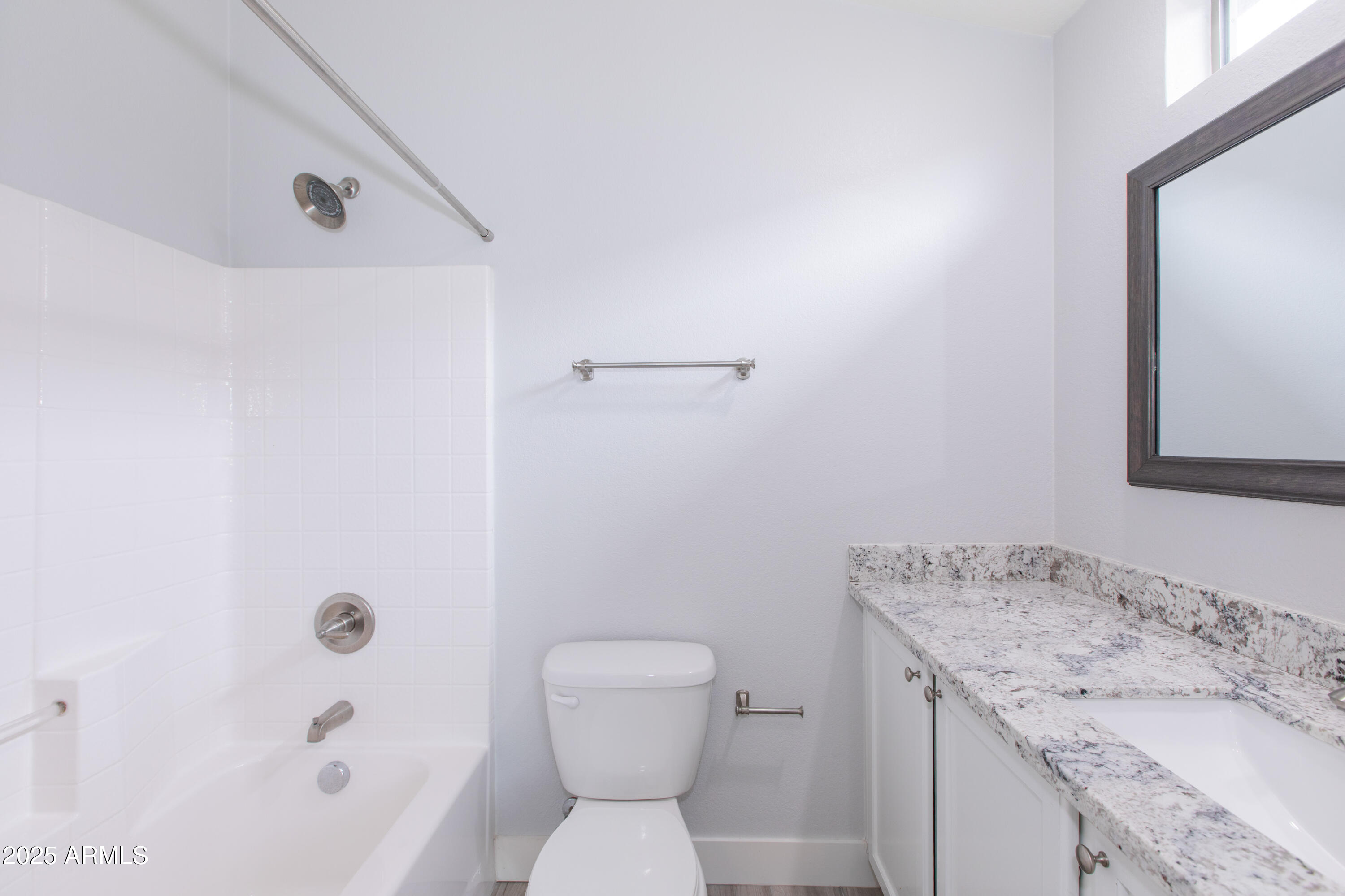 2725 E Mine Creek Road, 1031