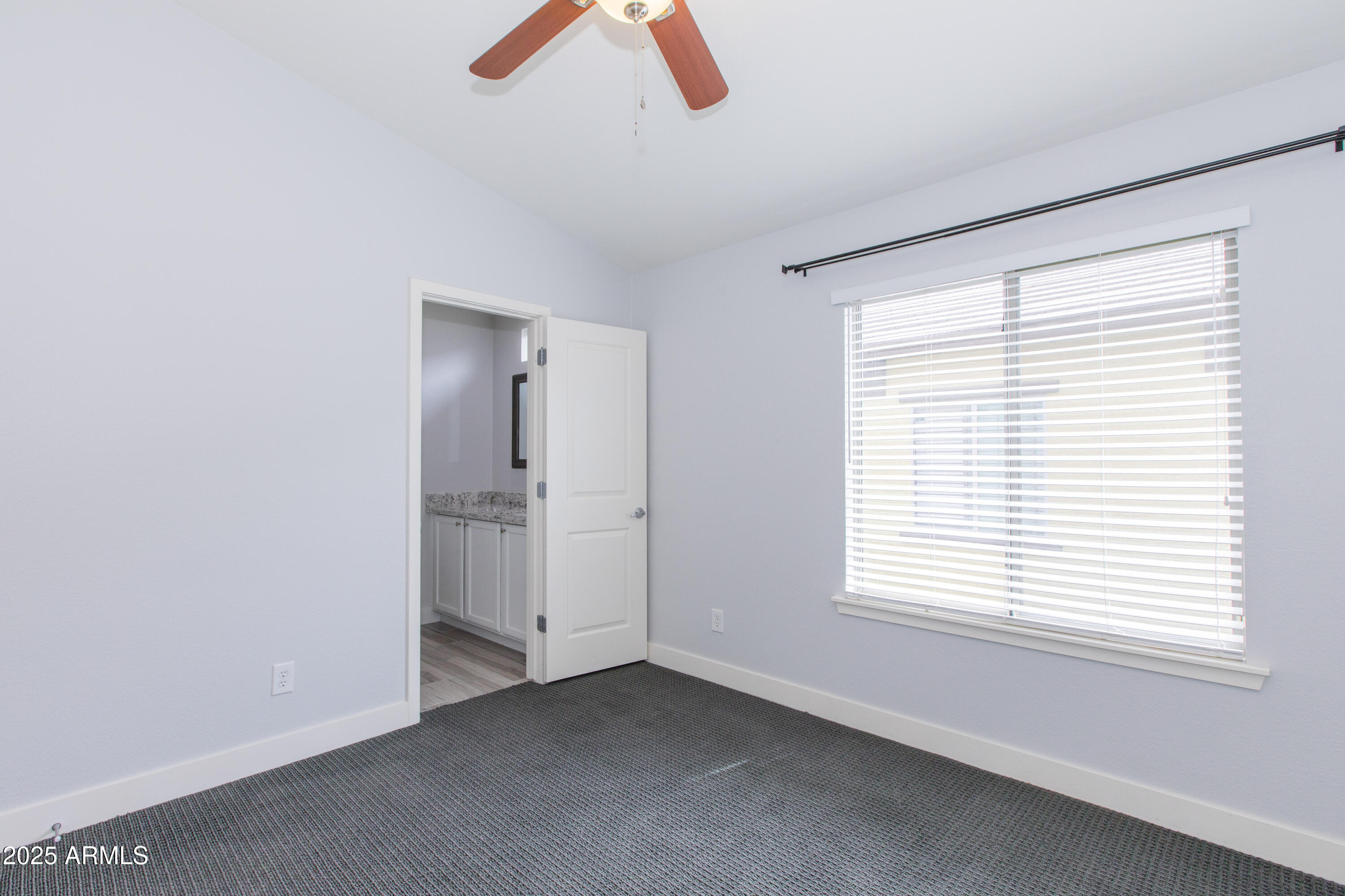 2725 E Mine Creek Road, 1031