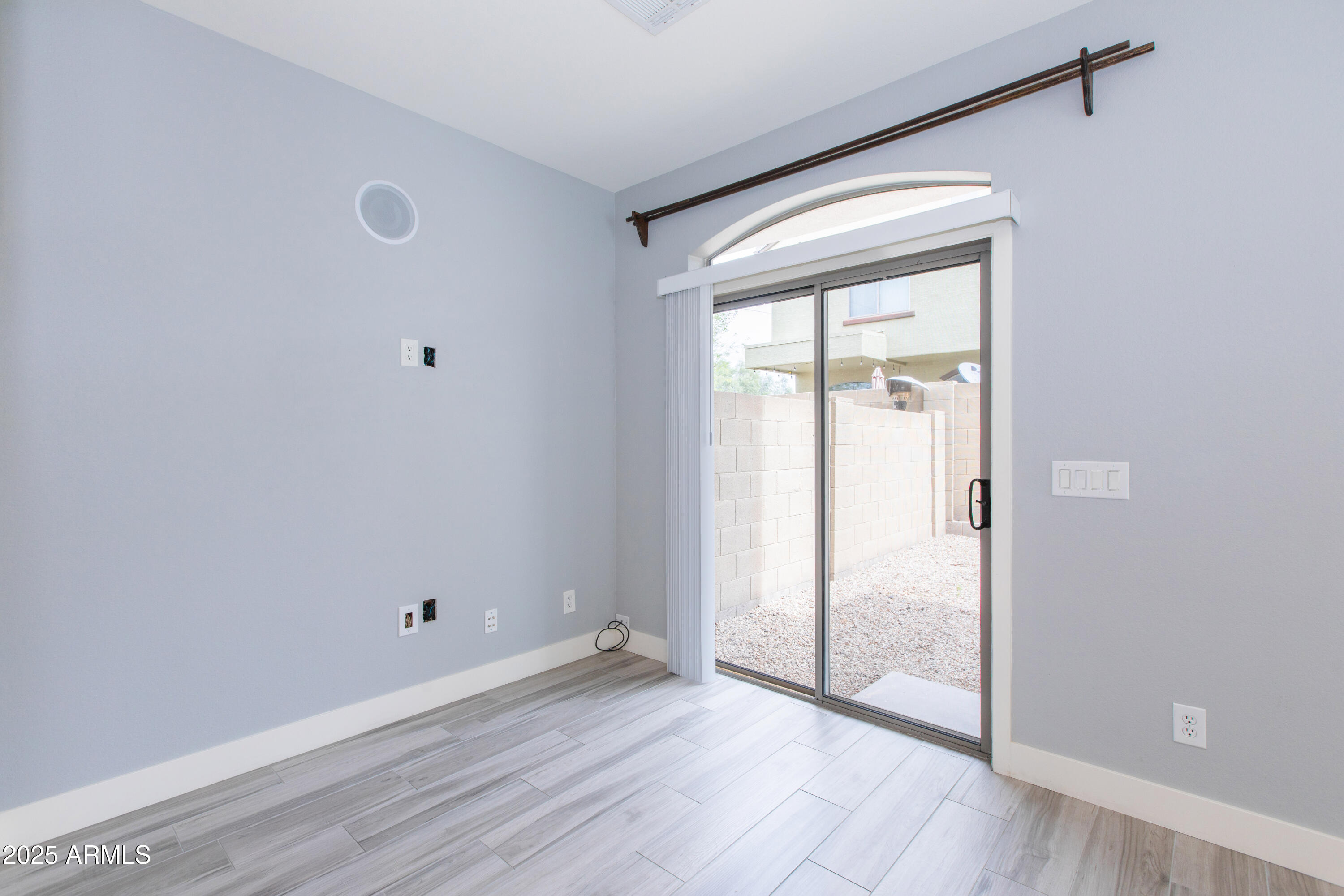 2725 E Mine Creek Road, 1031