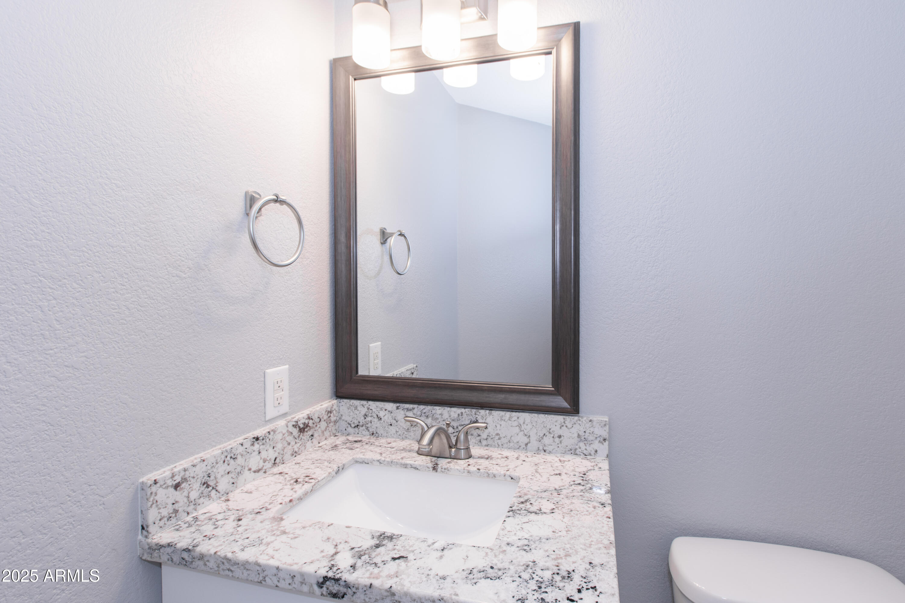 2725 E Mine Creek Road, 1031