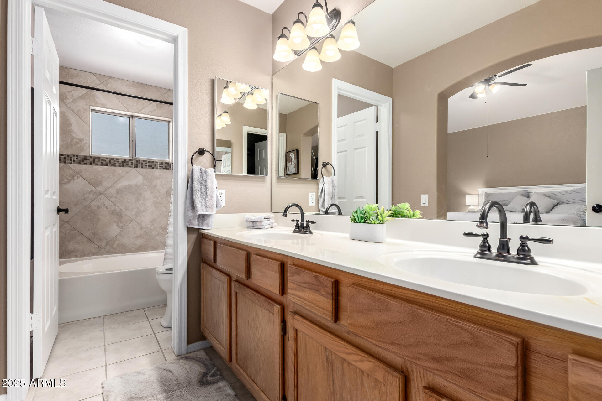 250 W JUNIPER Avenue, 56