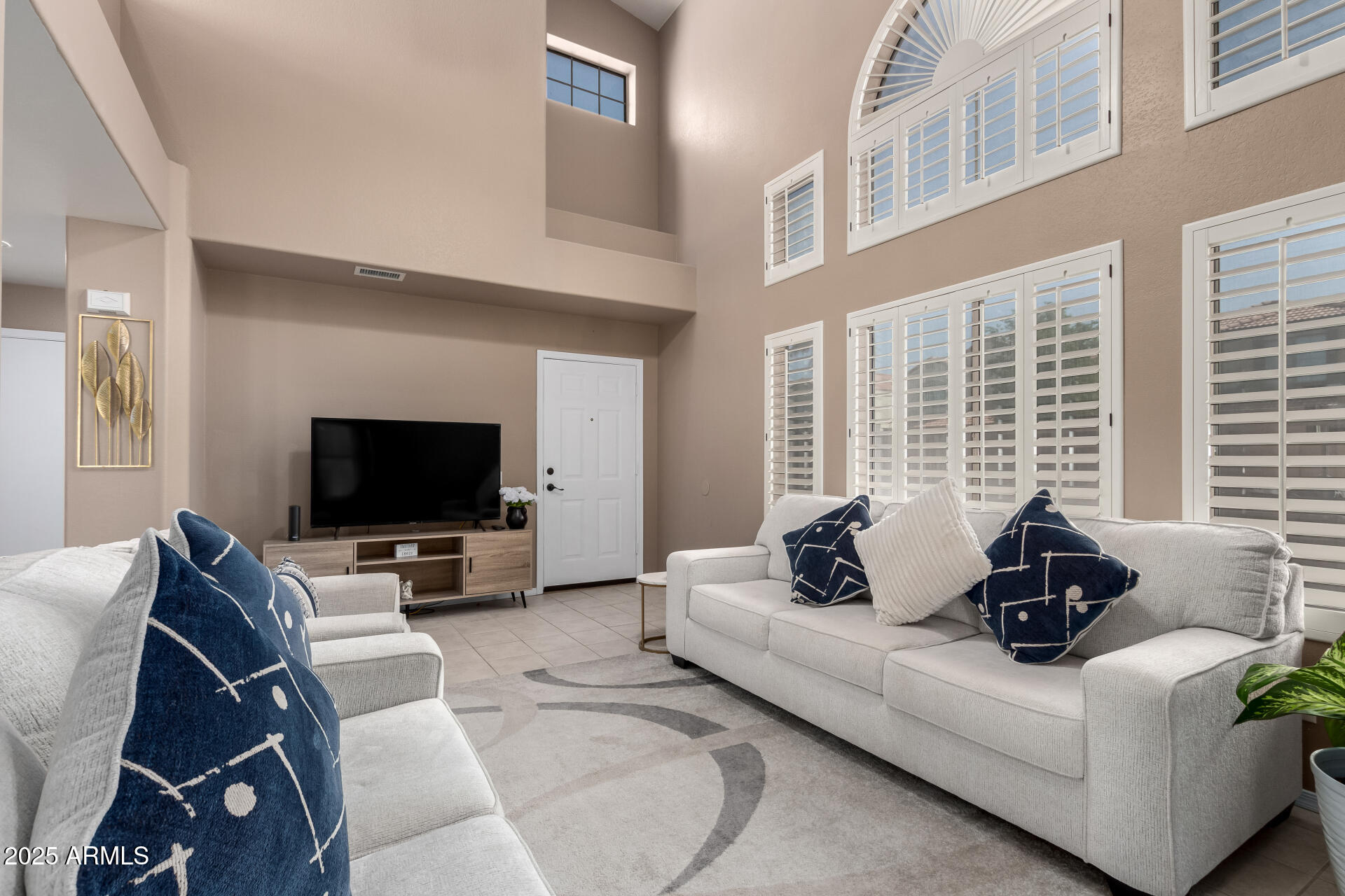 250 W JUNIPER Avenue, 56