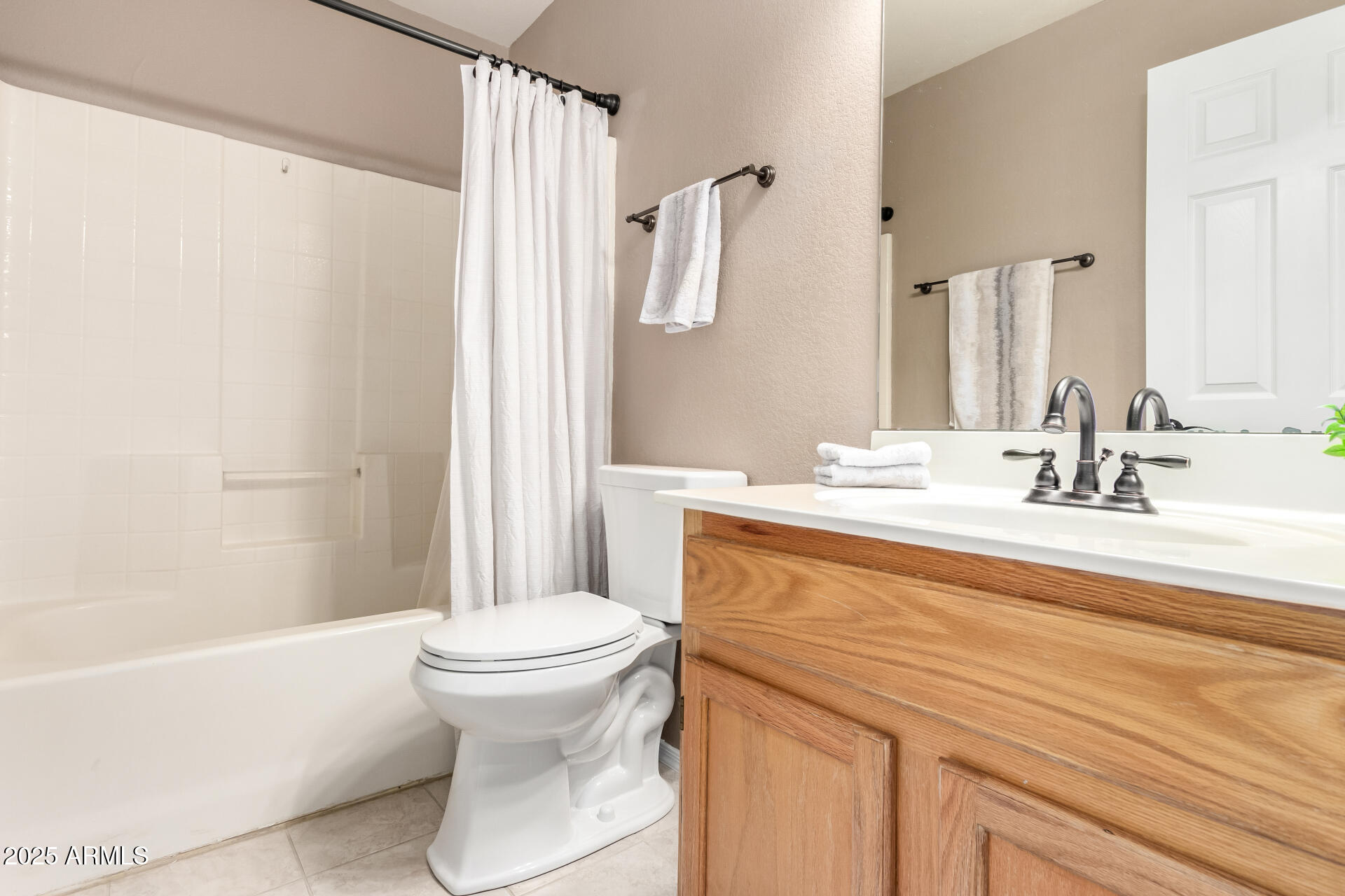 250 W JUNIPER Avenue, 56