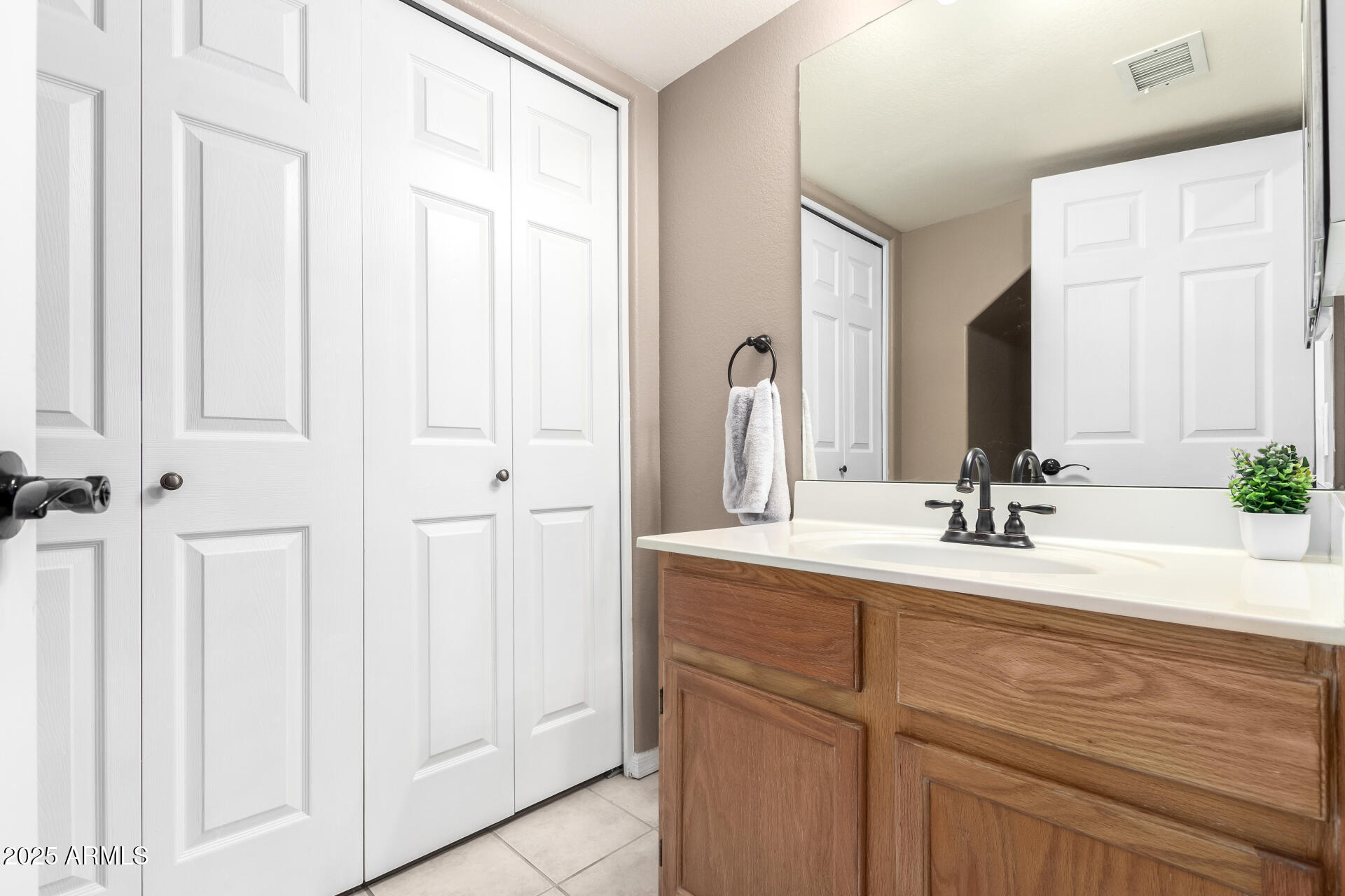 250 W JUNIPER Avenue, 56