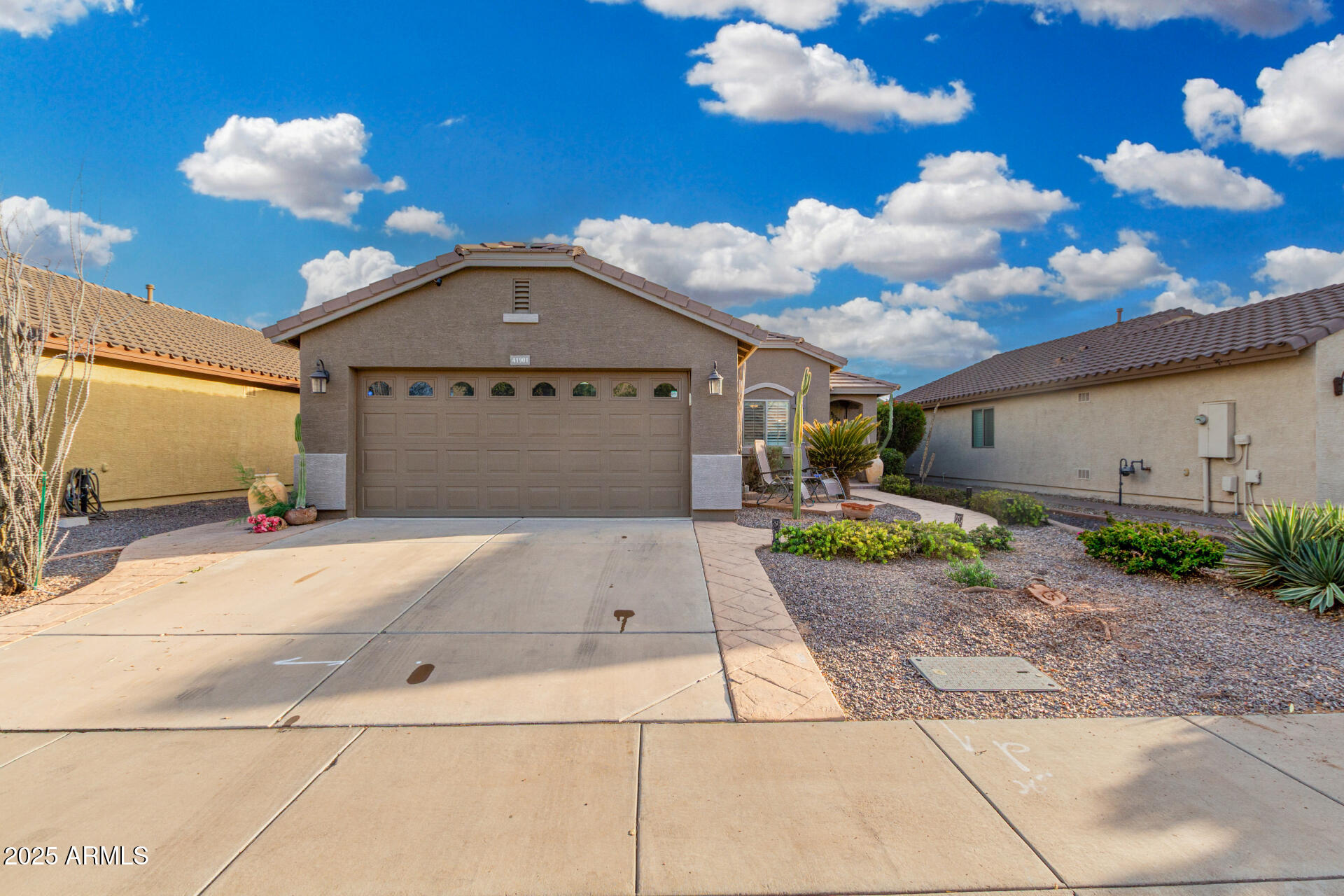 41901 W Somerset Drive