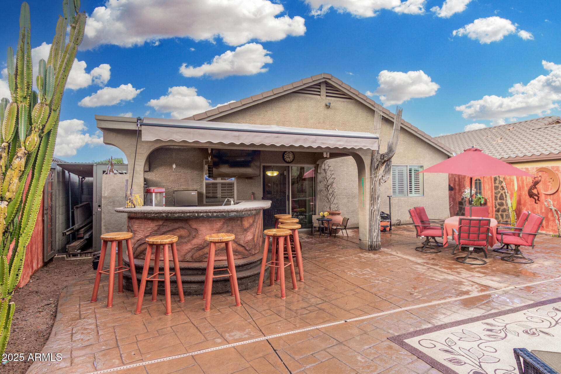 41901 W Somerset Drive