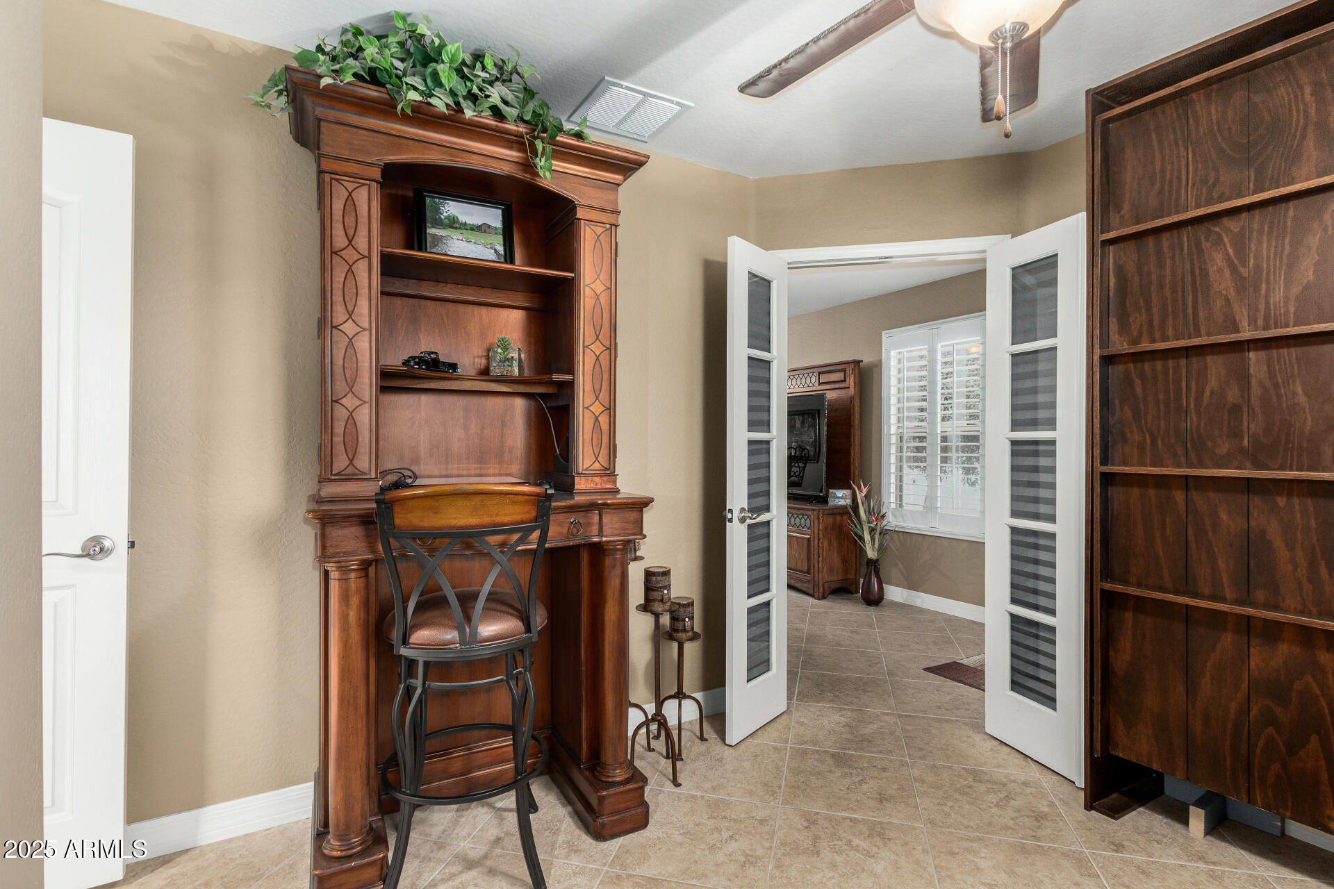 41901 W Somerset Drive