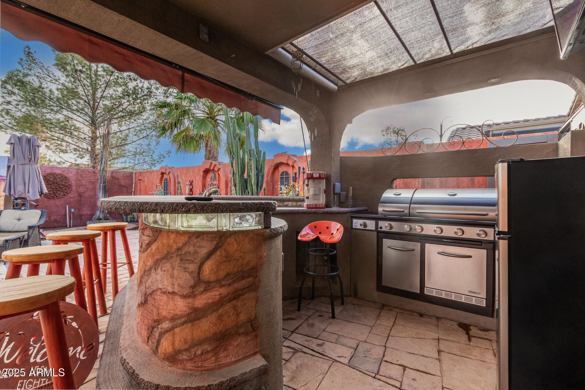 41901 W Somerset Drive