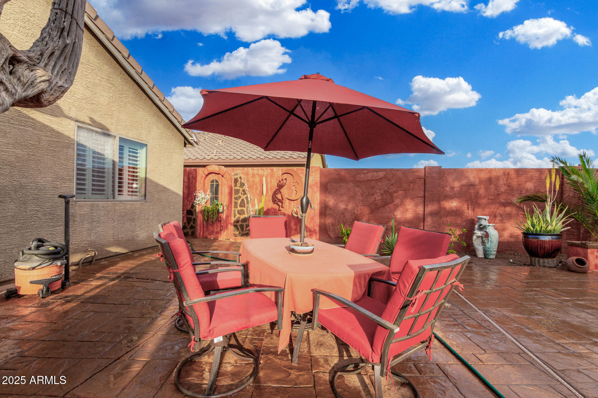 41901 W Somerset Drive