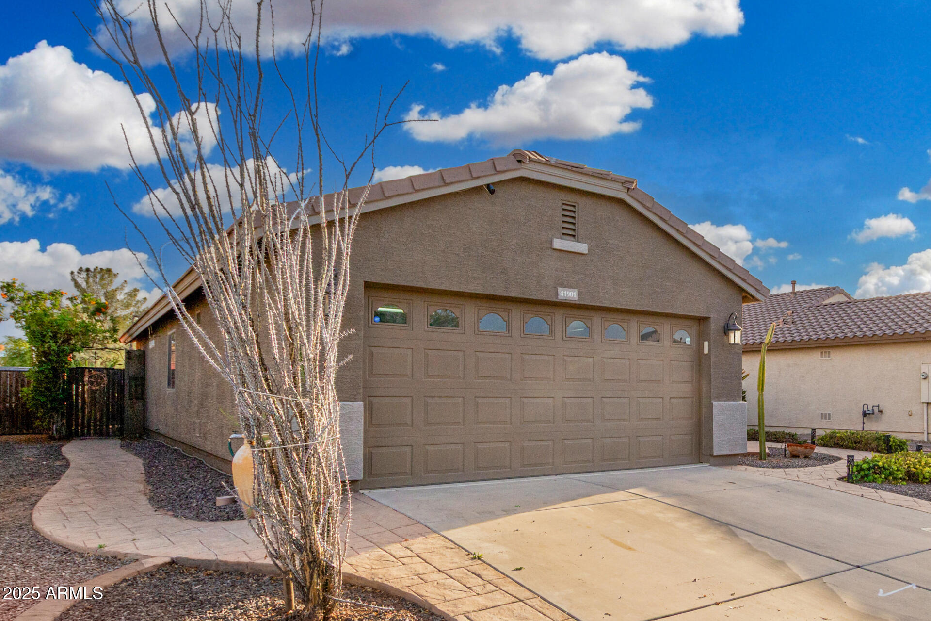 41901 W Somerset Drive