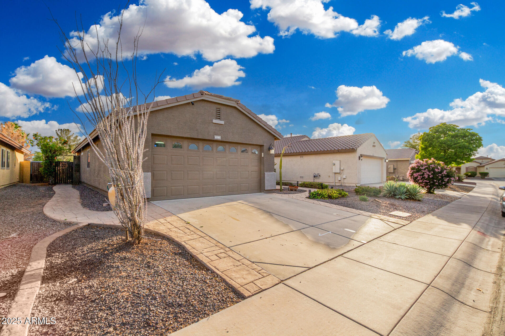 41901 W Somerset Drive