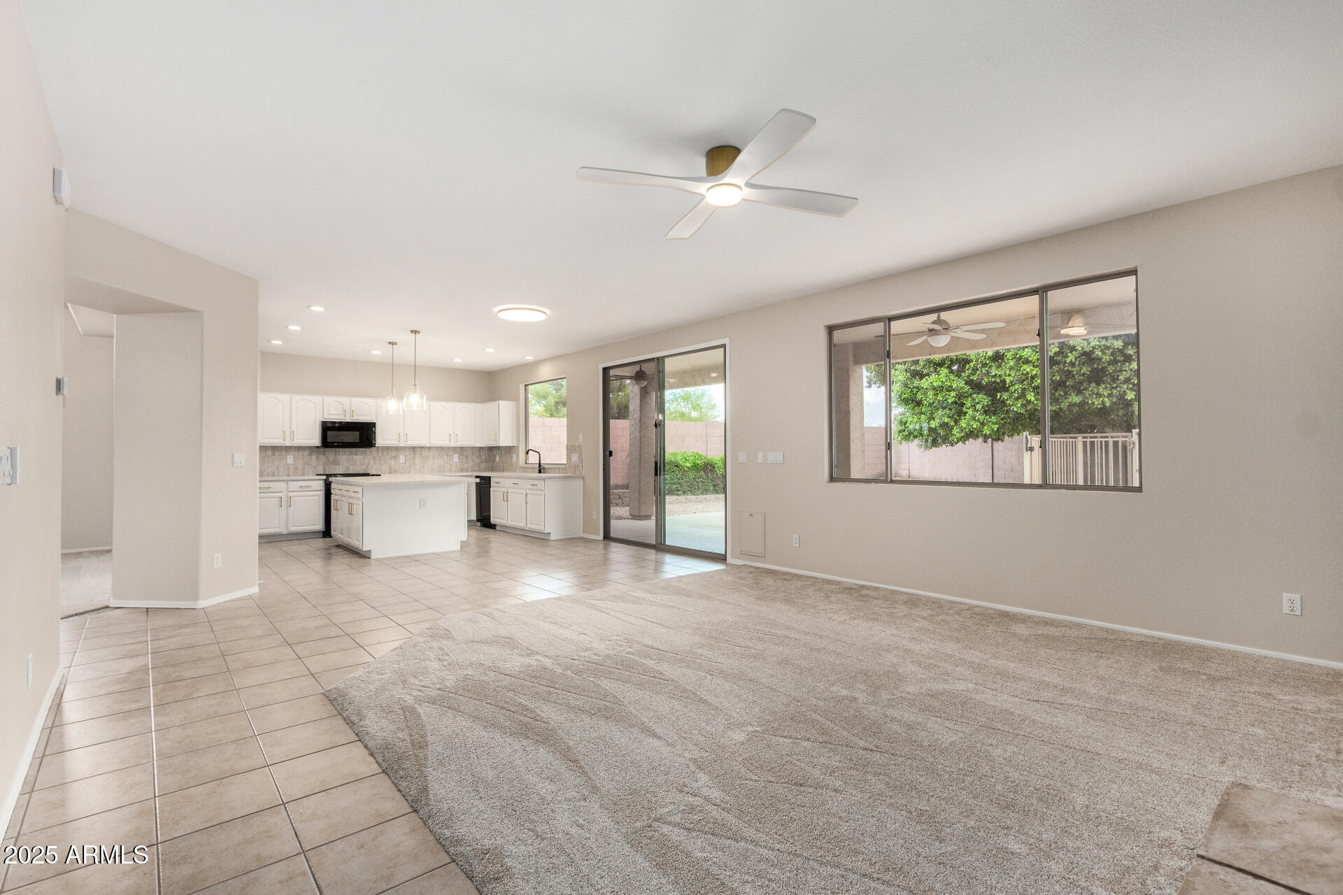 2143 N CHESTNUT Circle