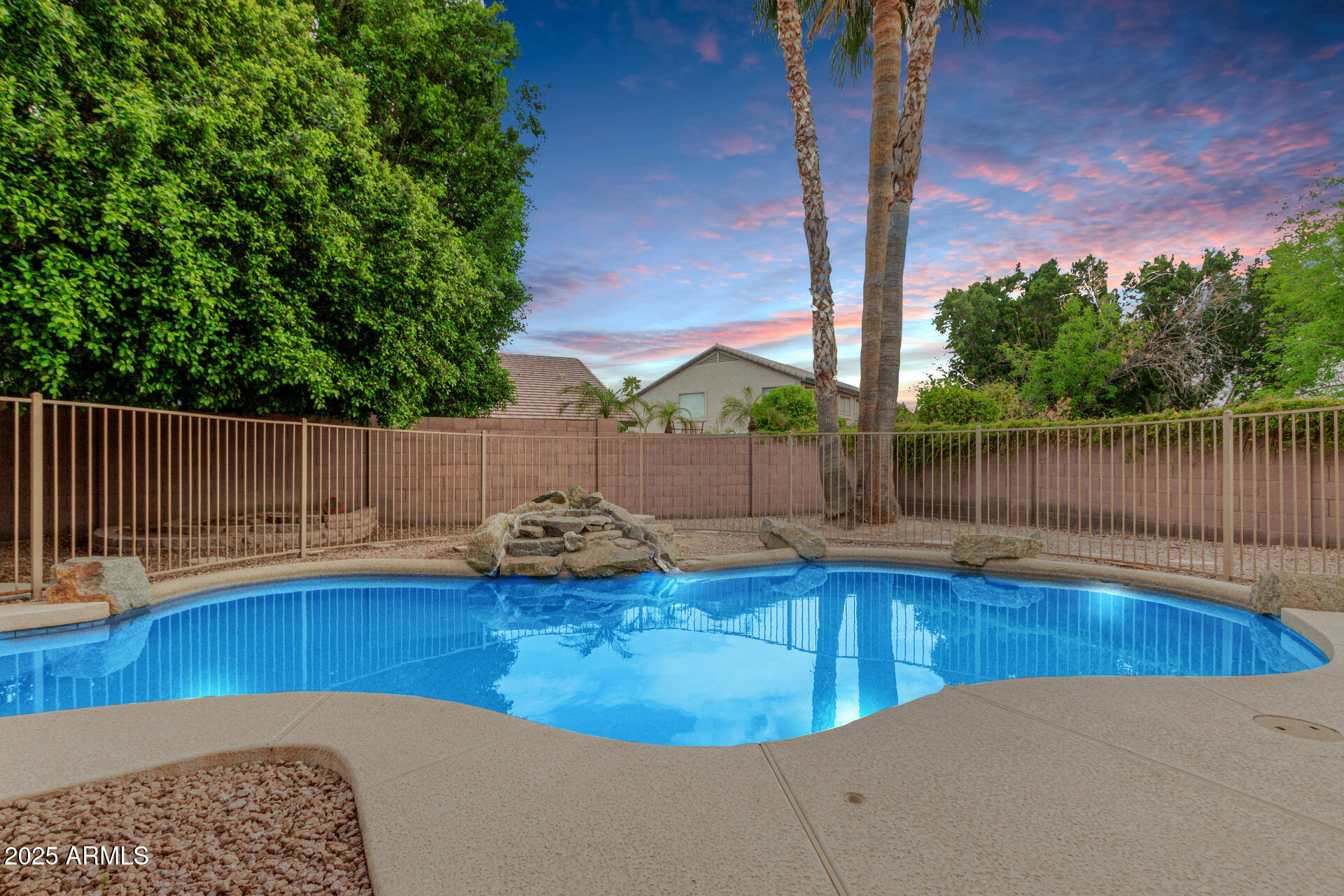 2143 N CHESTNUT Circle